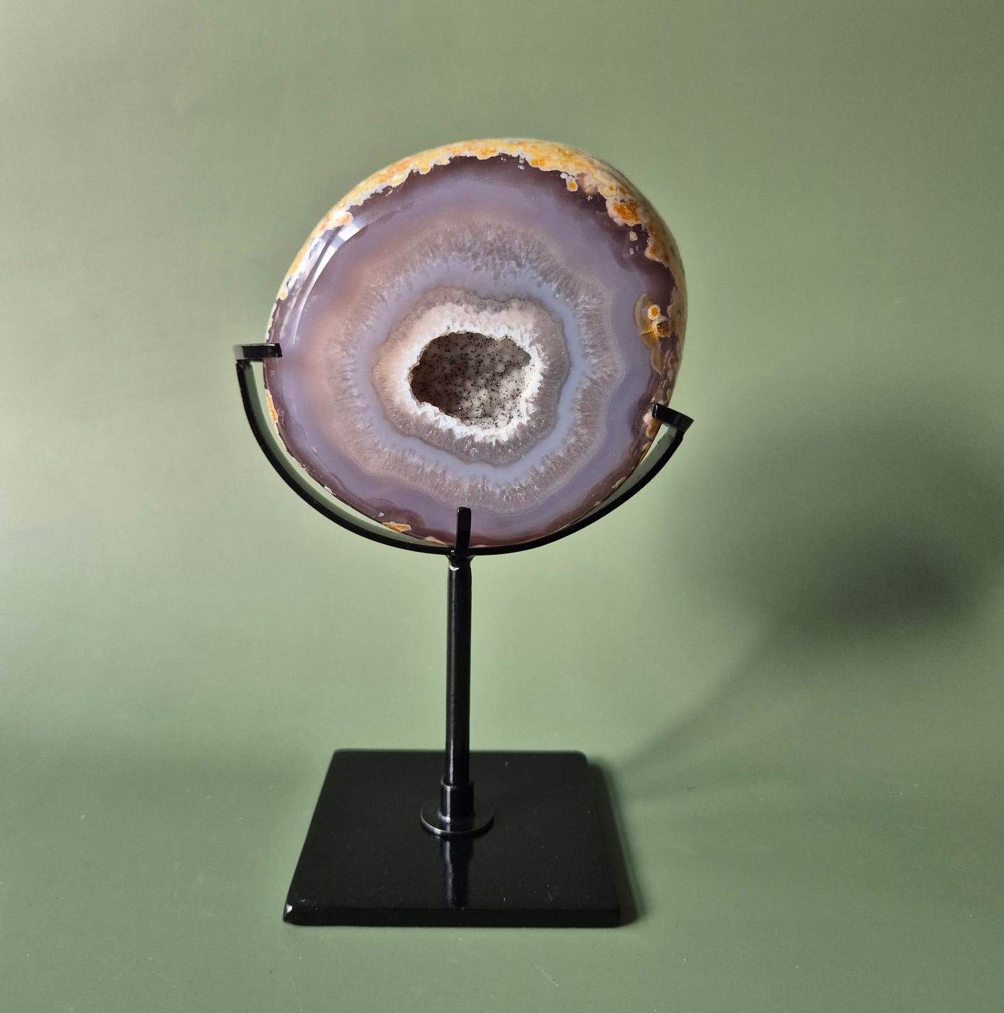 Unieke Druzy Agaat Half-Geode op Metalen Standaard 1