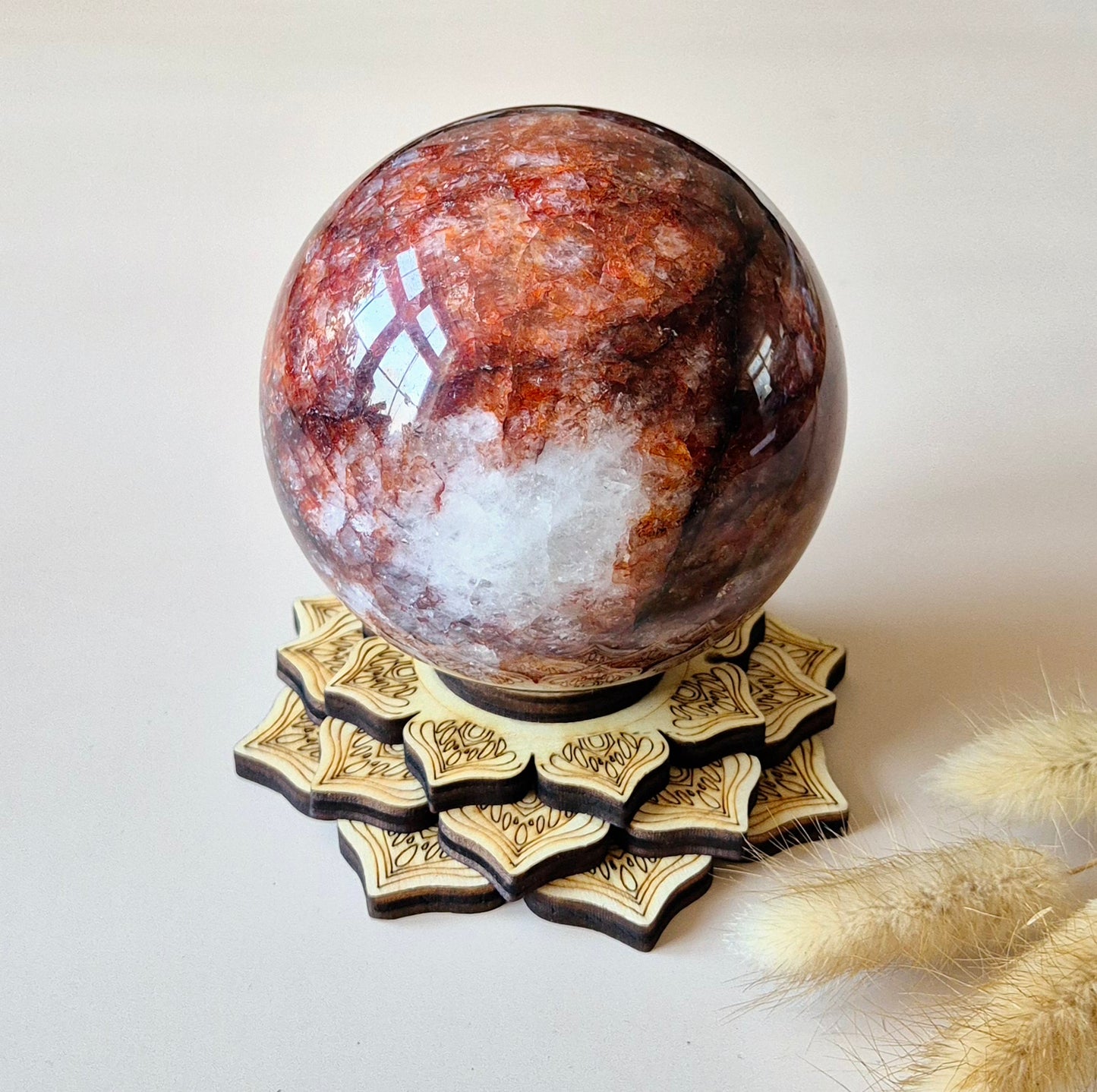 XL Fire Quartz Kristallen Bol – 95mm (1131 gram) Statement piece Hematoïde Kwarts Sphere