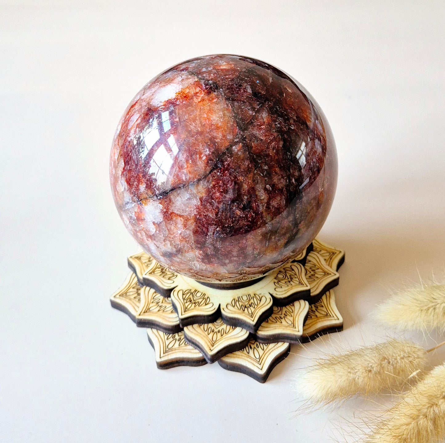 XL Fire Quartz Kristallen Bol – 95mm (1131 gram) Statement piece Hematoïde Kwarts Sphere