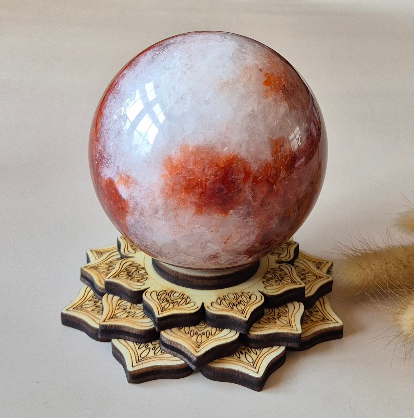 XL Fire Quartz Kristallen Bol – 87mm (902 gram) Statement piece Hematoïde Kwarts Sphere