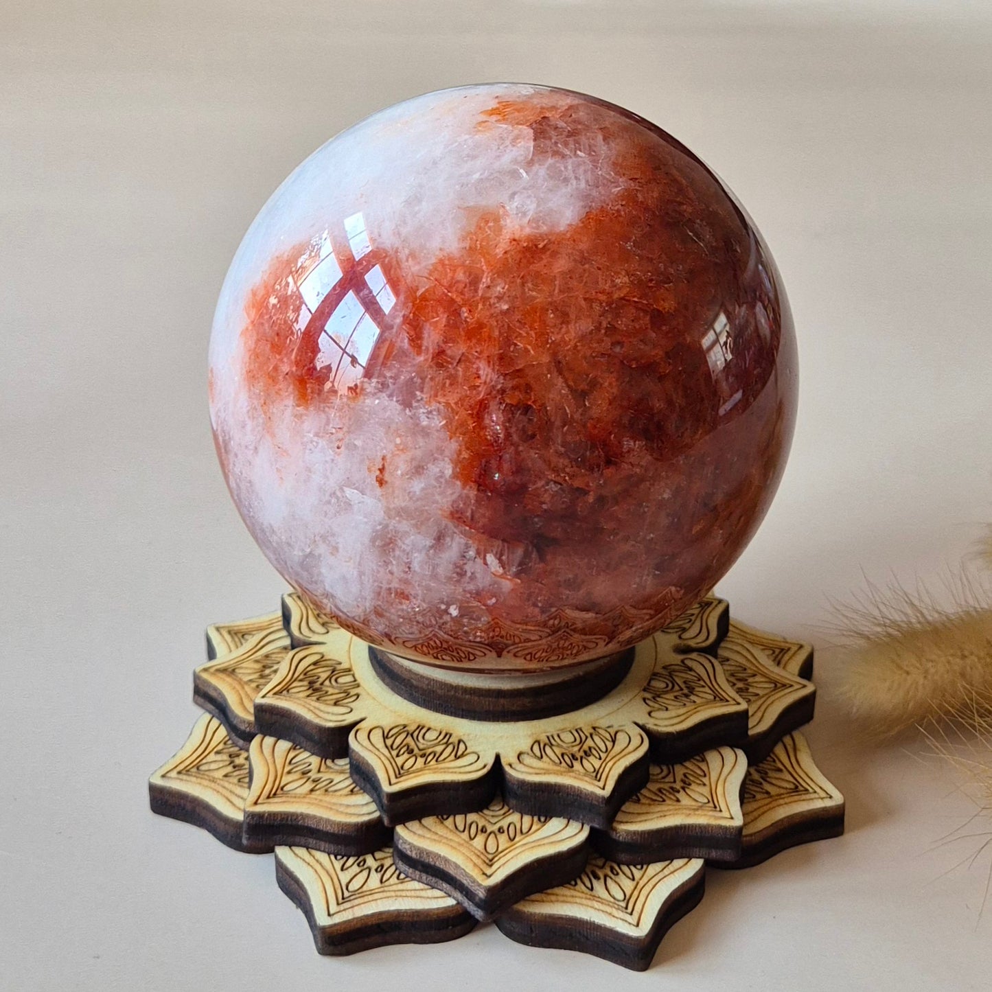 XL Fire Quartz Kristallen Bol – 87mm (902 gram) Statement piece Hematoïde Kwarts Sphere