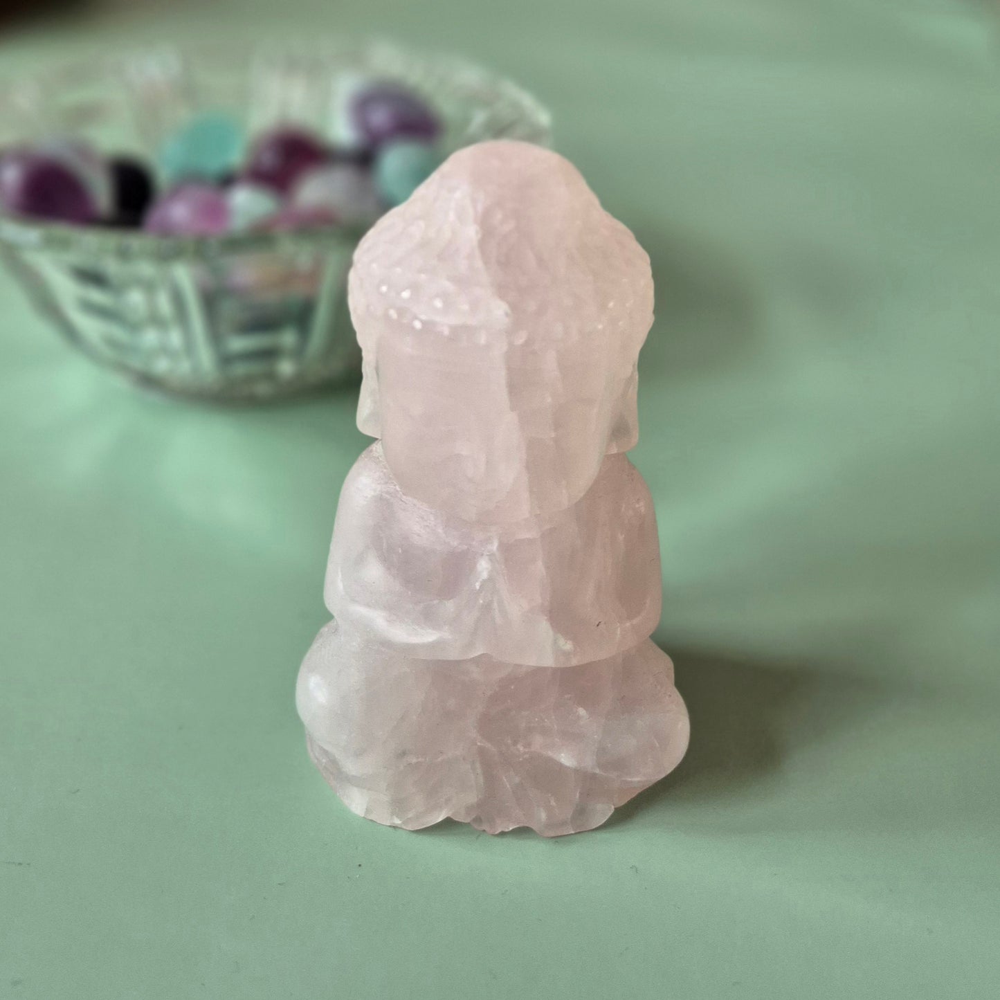 Rosenquarz Buddha Kristallschnitzerei