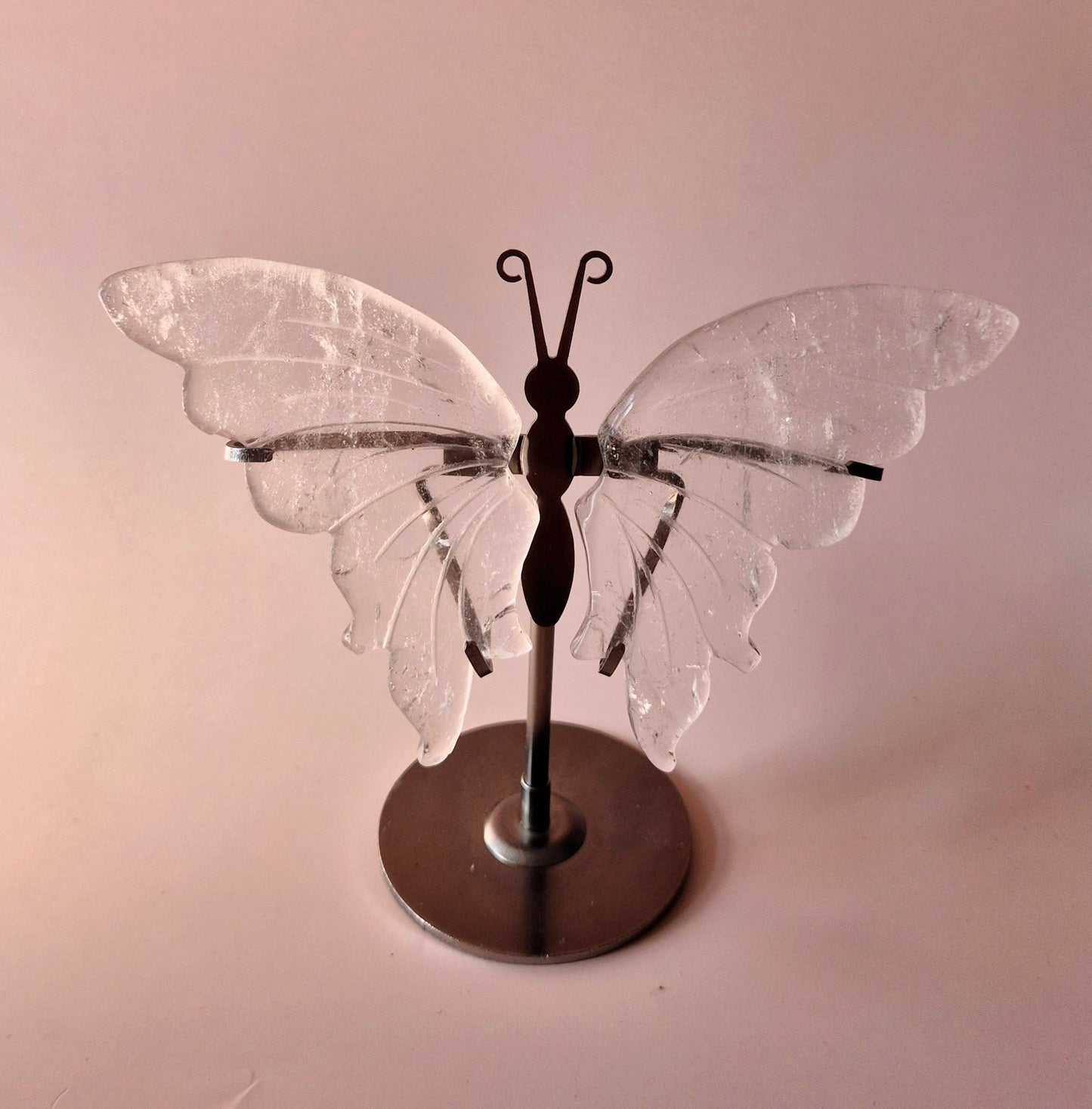 Bergkristal Butterfly Crystal Carving met Metalen Standaard