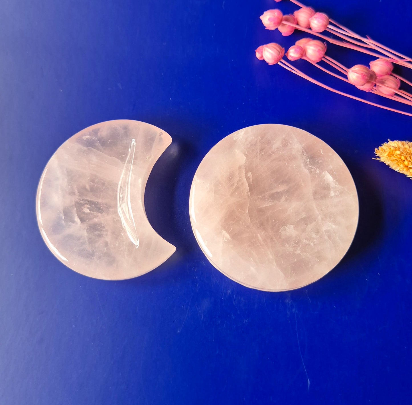 Kleine Rosenquarzschale – 5,5 cm rund und mondförmig