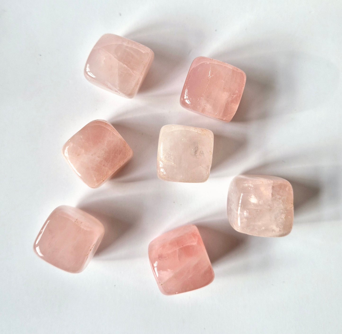 Mini Rosenquarz Würfel – 2-3cm