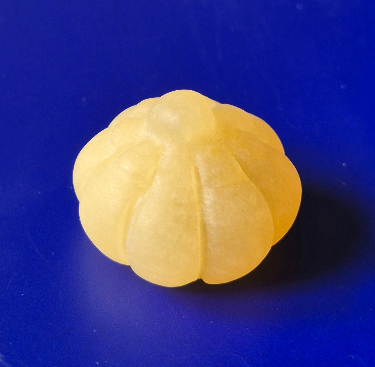 Halloween Gelber Calcit Kristall Schnitzkürbis 20mm