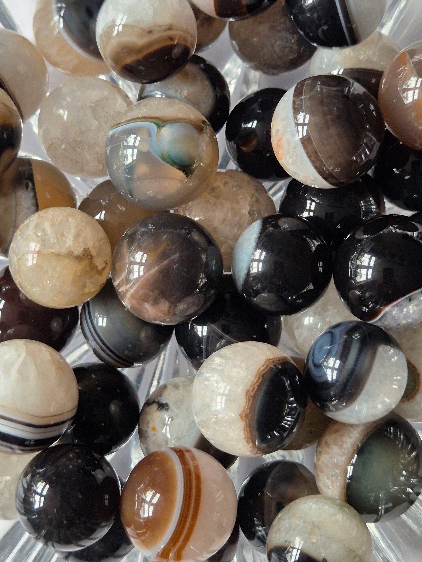Mini Black Silk Agate Sphere – 1-2cm