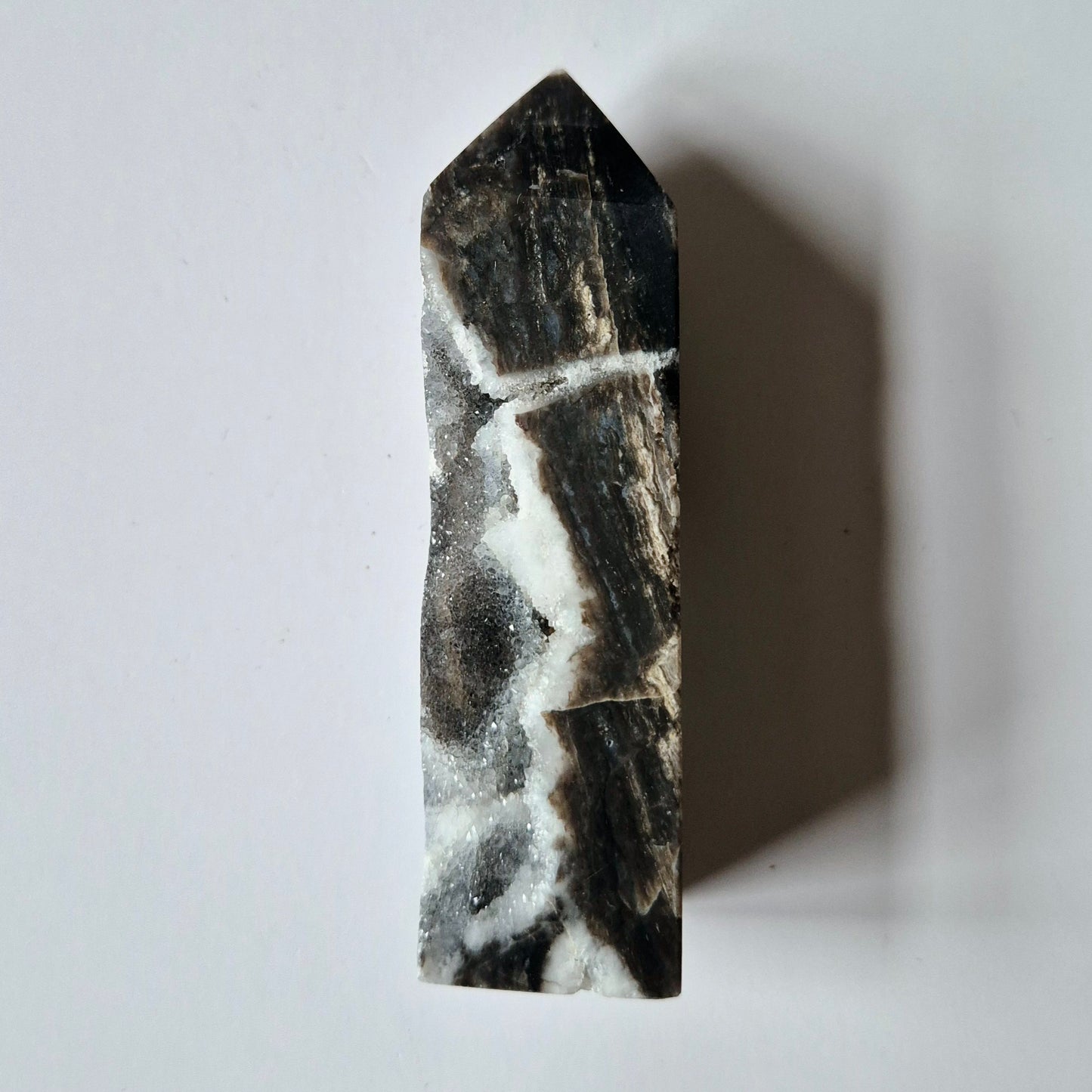 Edelsteen Druzy Sphaleriet Toren / Obelisk – Een Sprankelend Natuurschat