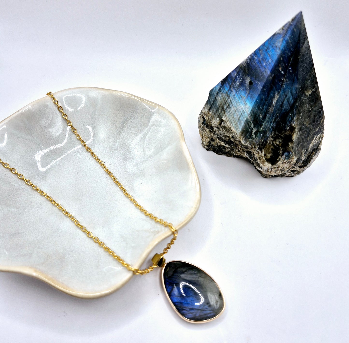 Gold color Labradorite Necklace with 25mm flashy pendant