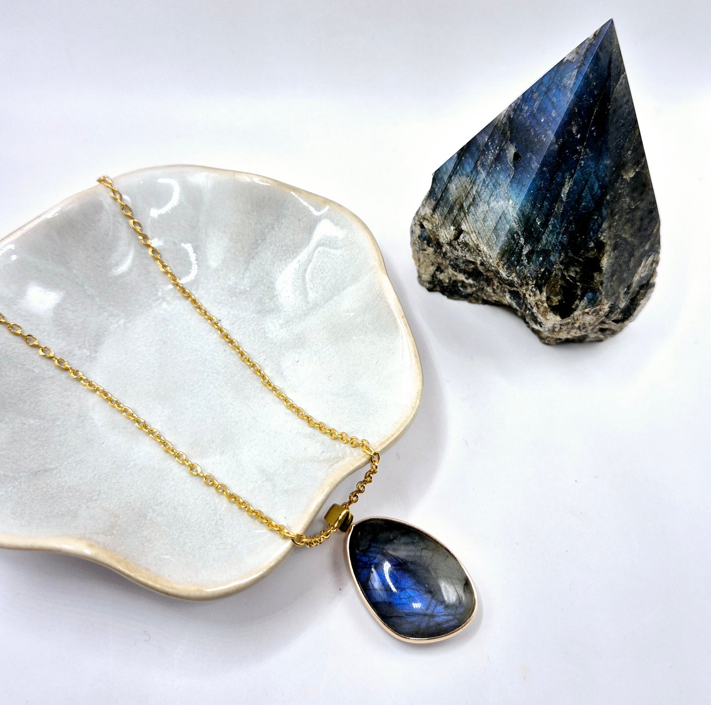 Gold color Labradorite Necklace with 25mm flashy pendant