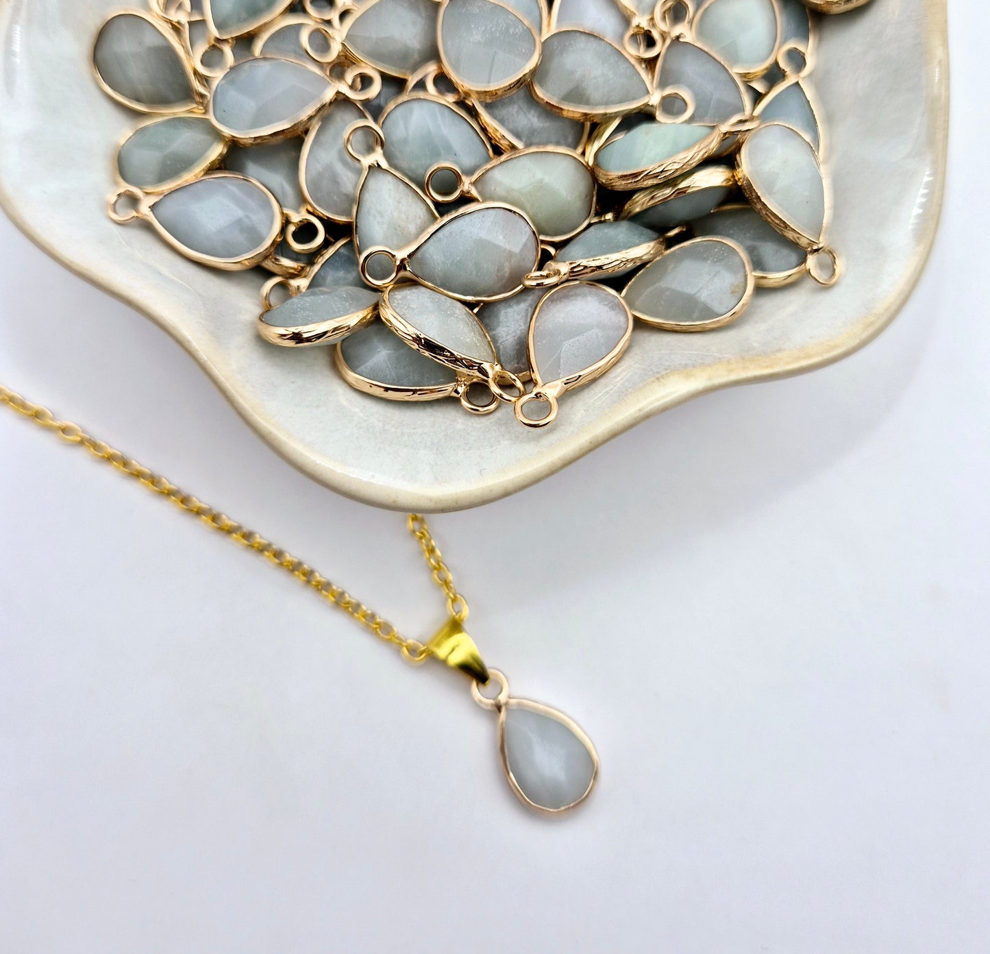 Gold-Colored Necklace with Amazonite Waterdrop Pendant (1cm)