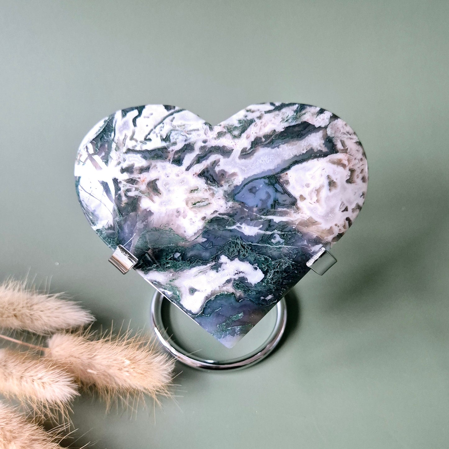 Druzy Mosagaat Hart op Metalen Standaard – Perfect voor Valentijn #2 232gram