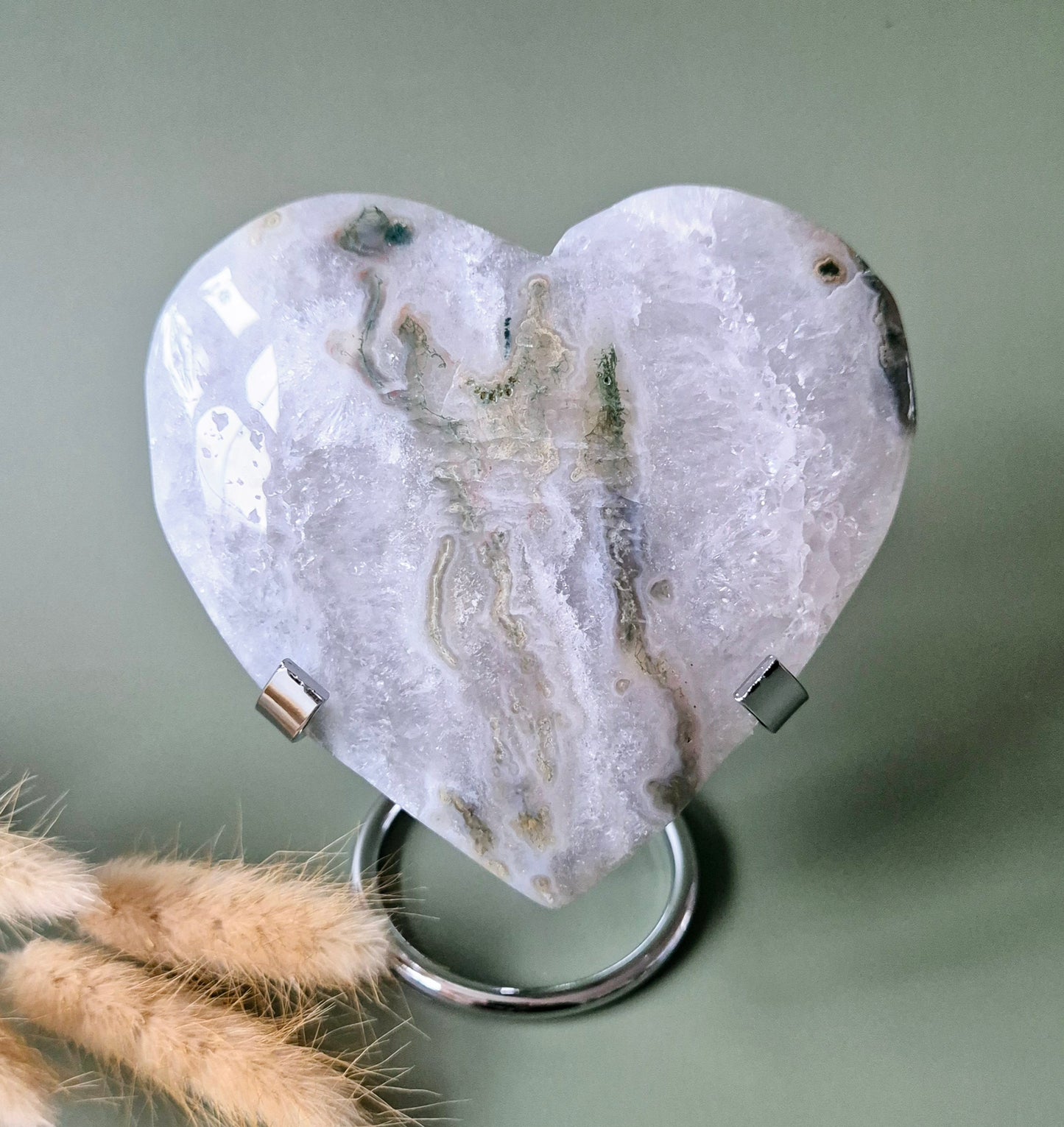 Druzy Mosagaat Hart op Metalen Standaard – Perfect voor Valentijn #32 497gram