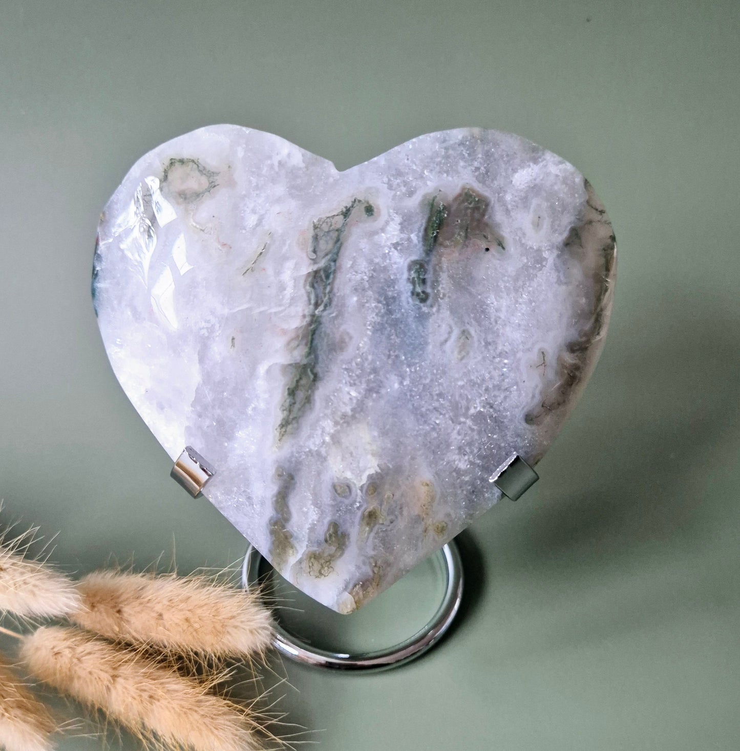 Druzy Mosagaat Hart op Metalen Standaard – Perfect voor Valentijn #32 497gram