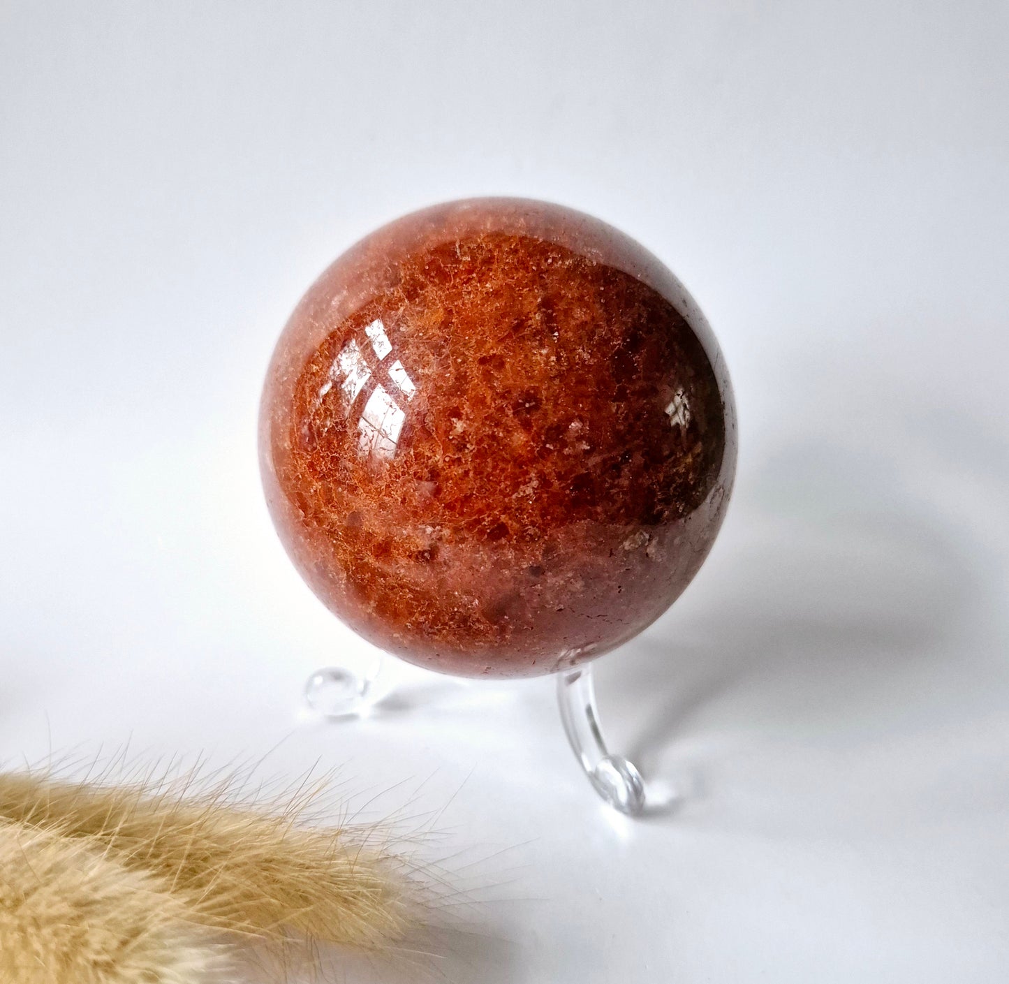 Kristallen Bol Strawberry Quartz 60mm of 75mm Edelsteen Crystal Sphere