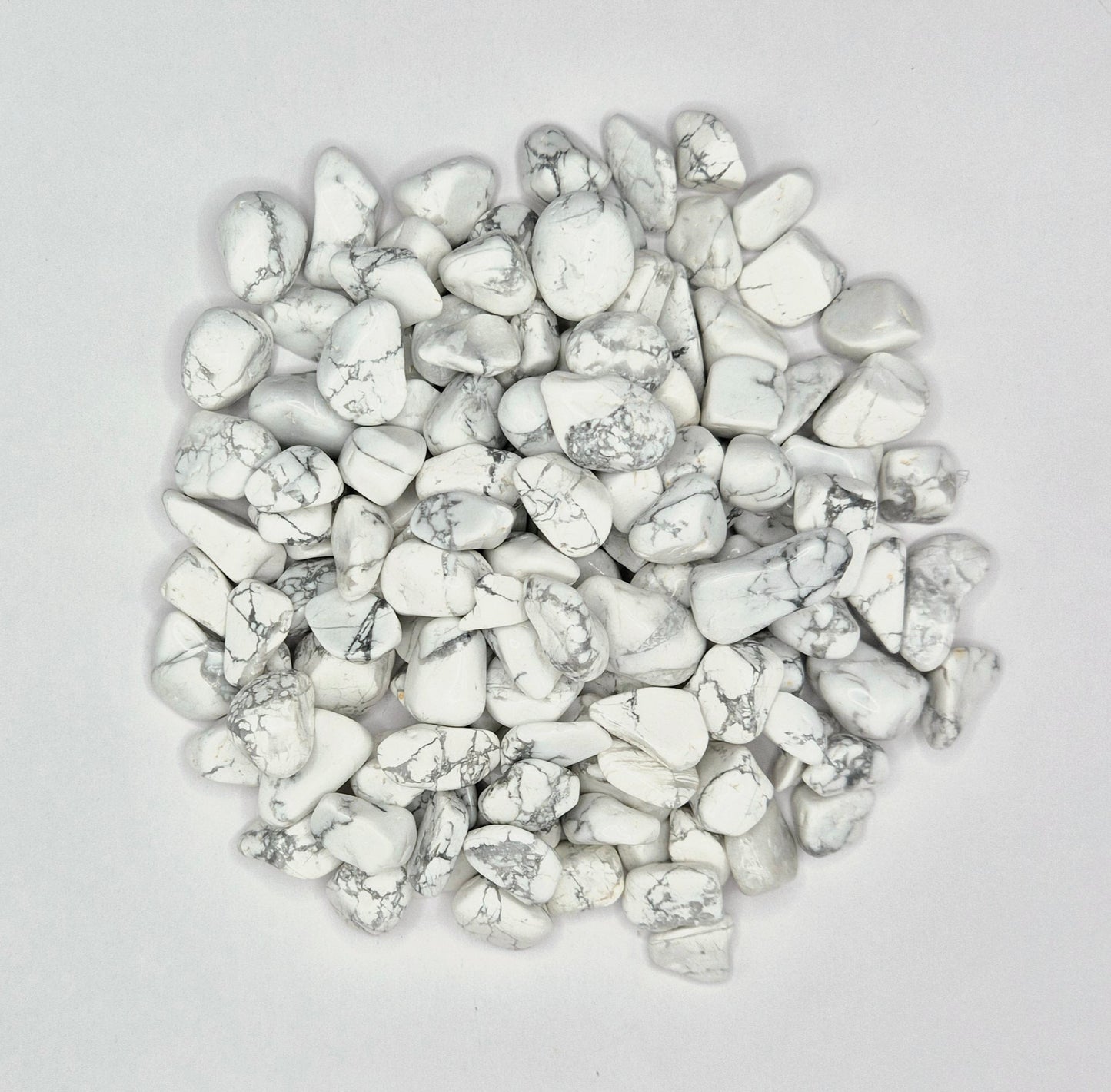 Edelstein Beruhigende Howlith-Splitter Trommelsteine 1–3 cm (100 Gramm)