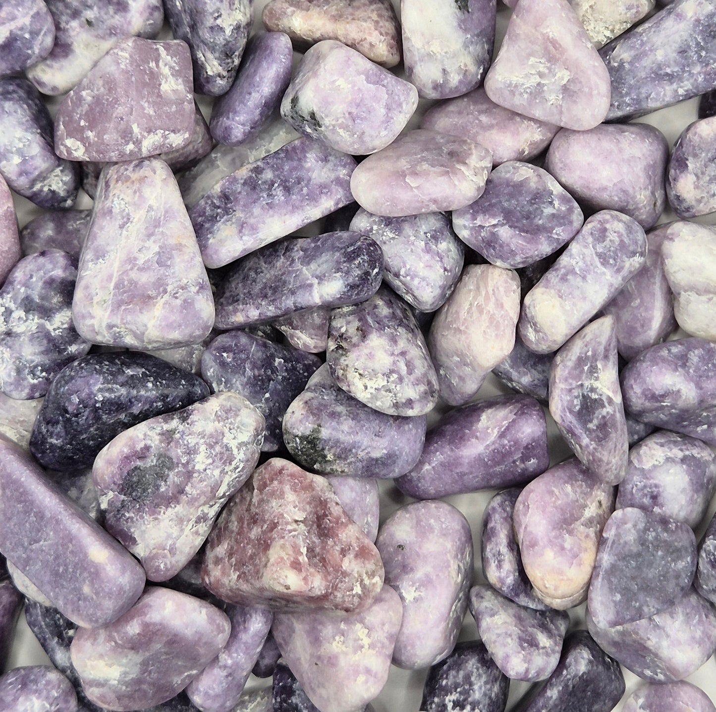 Edelsteen Lepidolite Chips Trommelstenen 1-3cm (100 gram)