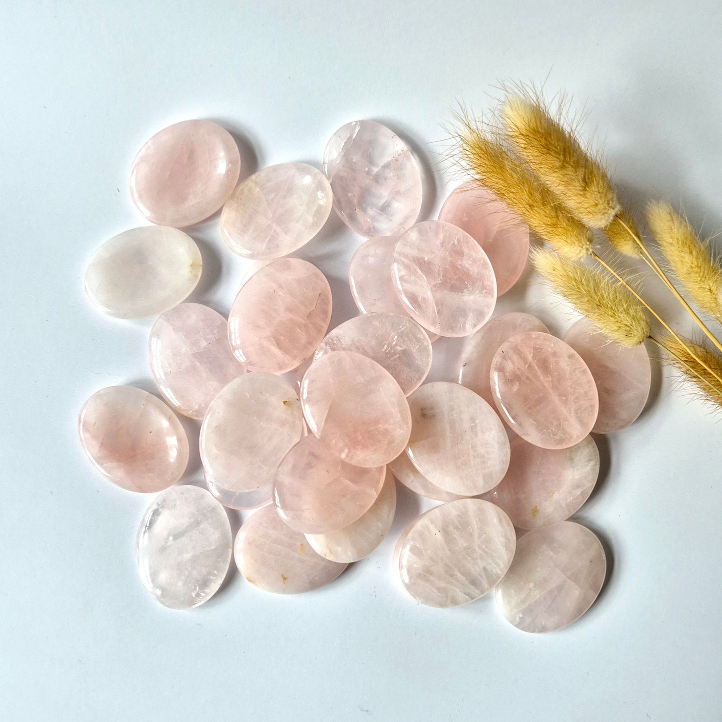 Rozenkwarts Duimsteen / zorgensteen zaksteen Rose Quartz Worry Stone