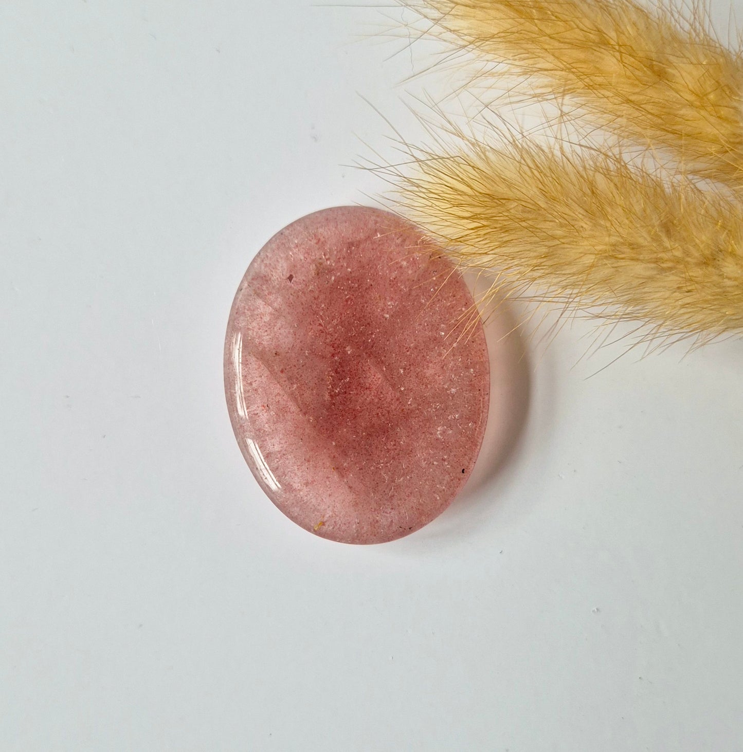 Edelsteen Strawberry Quartz Duimsteen / zorgensteen zaksteen Worry Stone