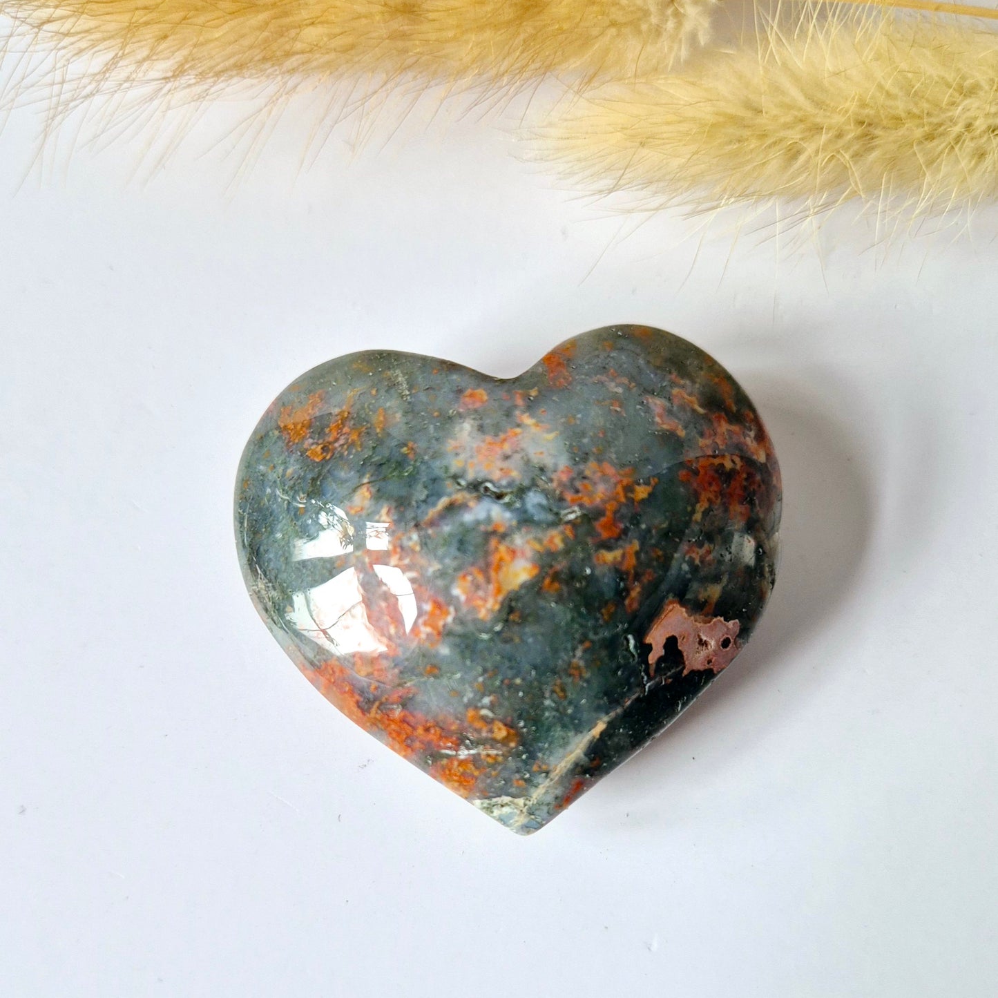 Druzy Red Moss Agate Herz 6-8cm – #26 (perfekt für den Valentinstag)