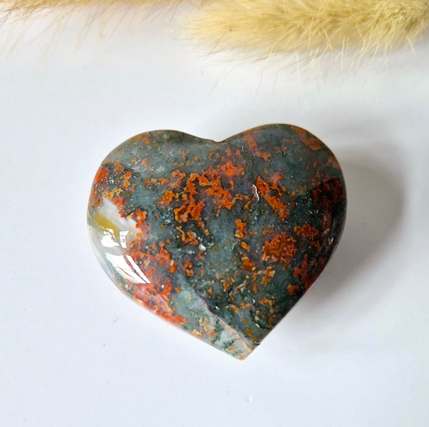 Druzy Red Moss Agate Herz 6-8cm – #26 (perfekt für den Valentinstag)