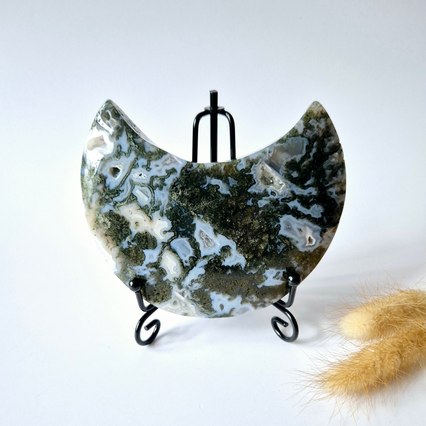 Edelsteen Mosagaat Maan op Standaard (Druzy & Patronen) #120 315gram