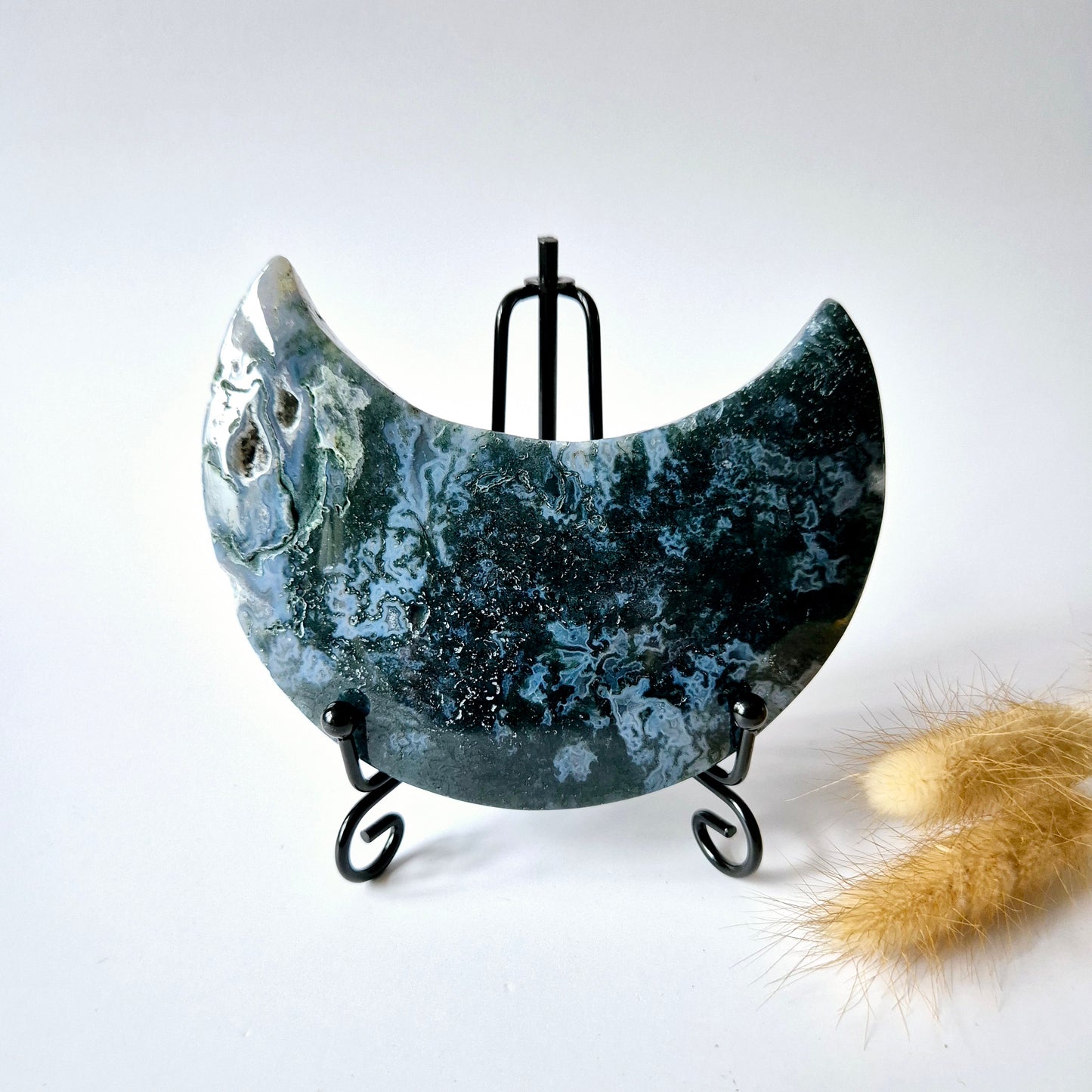 Edelsteen Mosagaat Maan op Standaard (Druzy & Patronen) #126 302gram