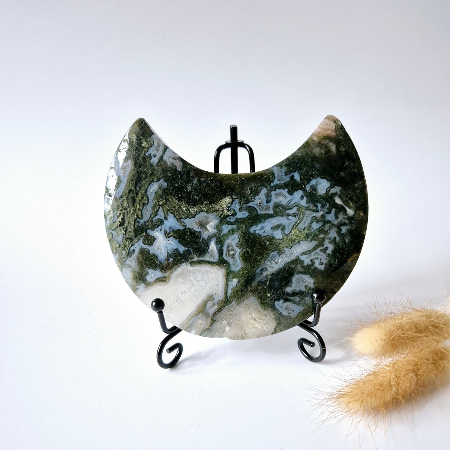 Edelsteen Mosagaat Maan op Standaard (Druzy & Patronen) #130 330gram