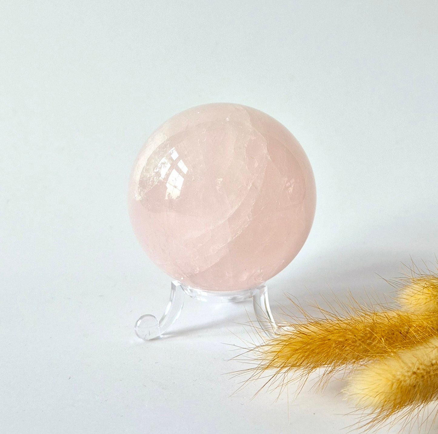 Kristallen Edelsteen Bol Rozenkwarts sphere 63mm, 350gram Rose Quartz