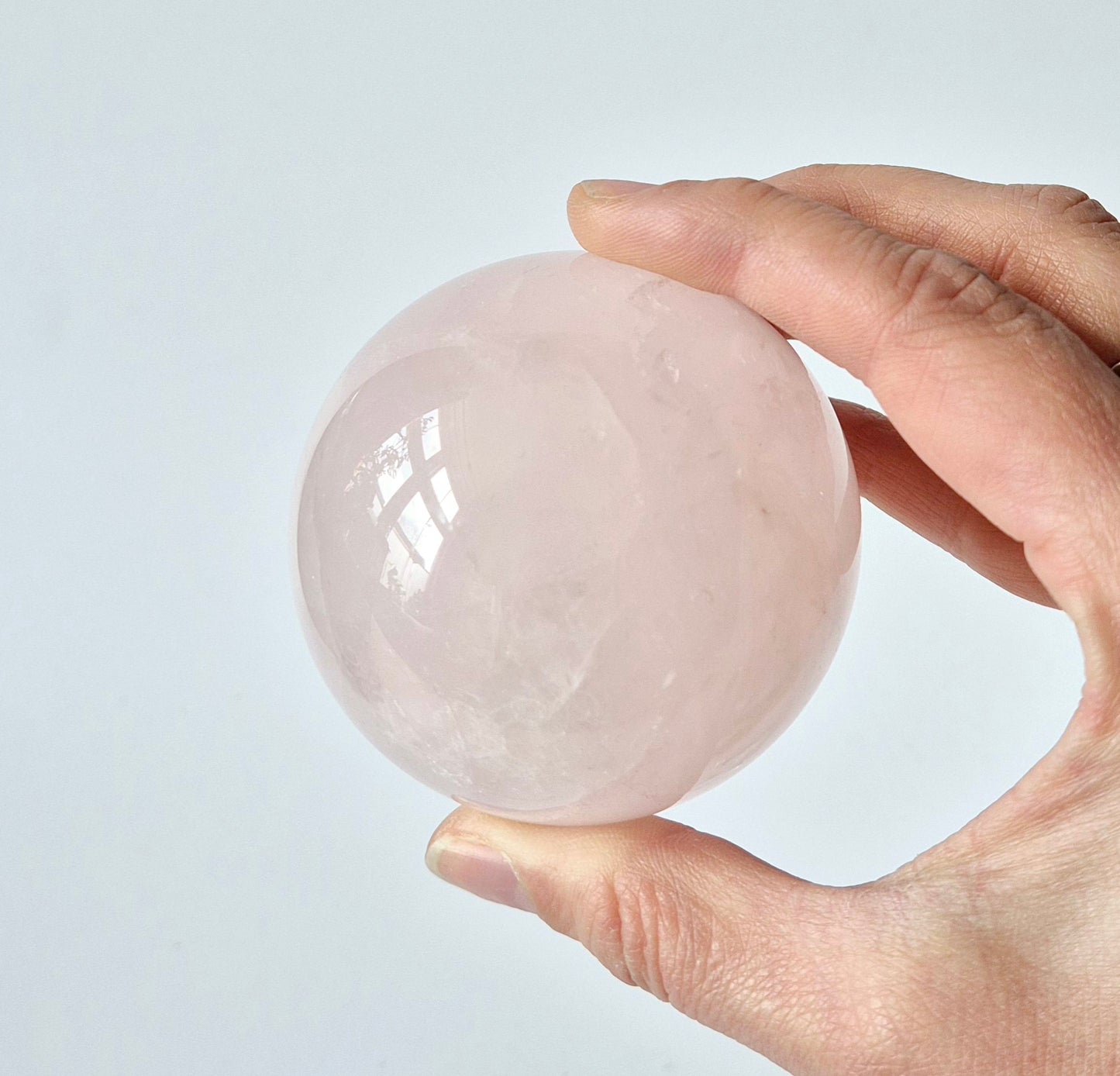 Kristallen Edelsteen Bol Rozenkwarts sphere 63mm, 350gram Rose Quartz