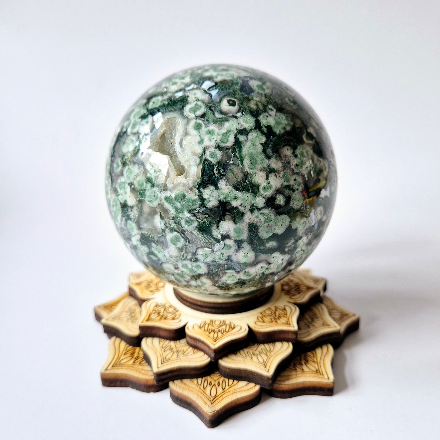 Kristallen Edelsteen Bol Mosagaat Druzy sphere 85mm - #1 834g