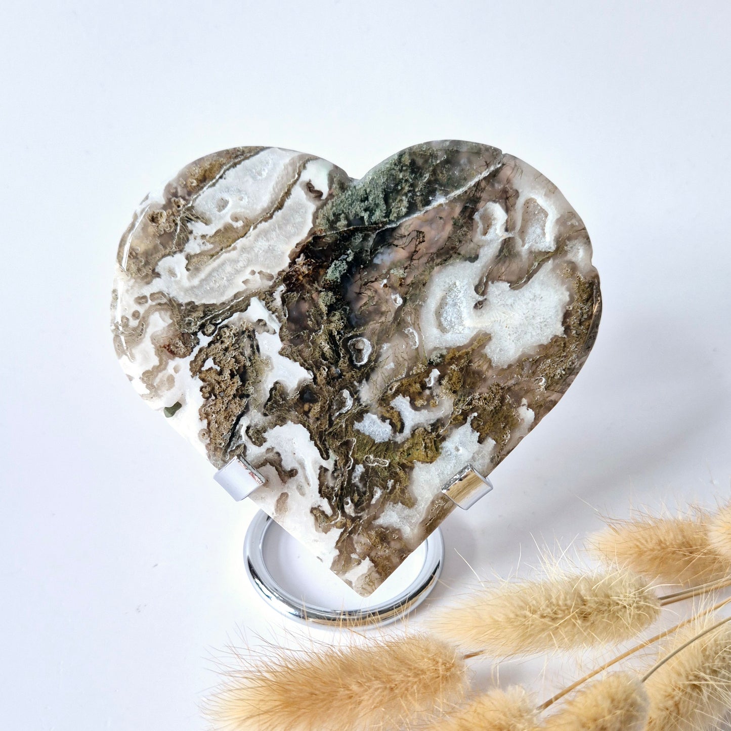 Edelstein Großes Druzy-Moosachat-Herz auf Metallständer – Nr. 39, 181 Gramm