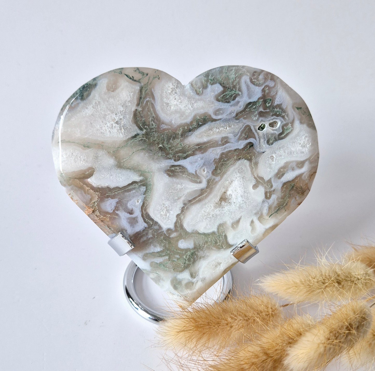 Edelsteen Grote Druzy Mosagaat Hart op Metalen Standaard – #47 222gram