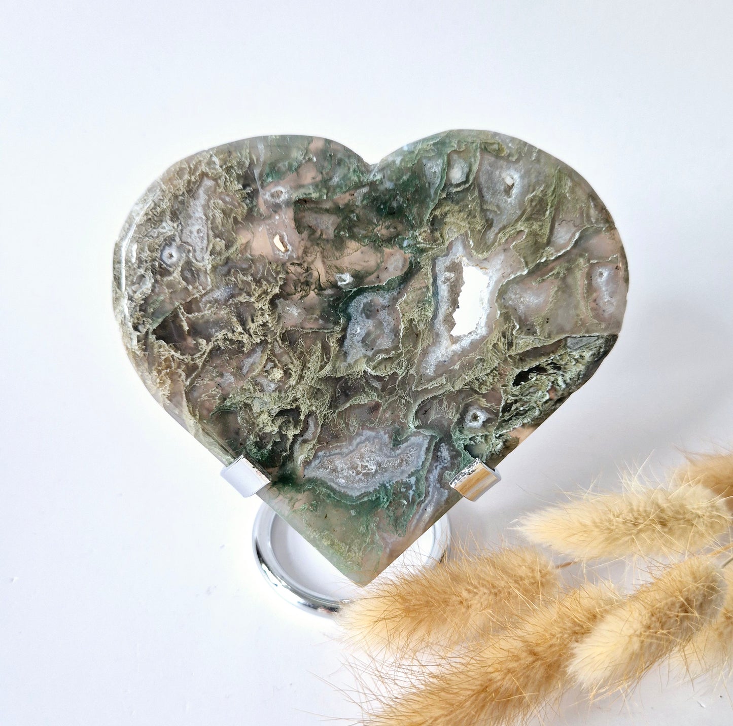 Edelstein Großes Druzy-Moosachat-Herz auf Metallständer – Nr. 49, 214 Gramm