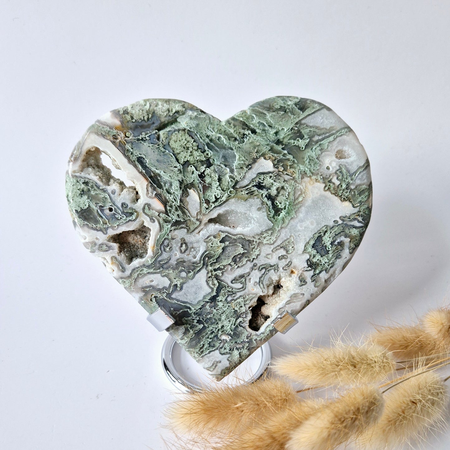 Edelstein Großes Druzy-Moosachat-Herz auf Metallständer – Nr. 53, 229 Gramm