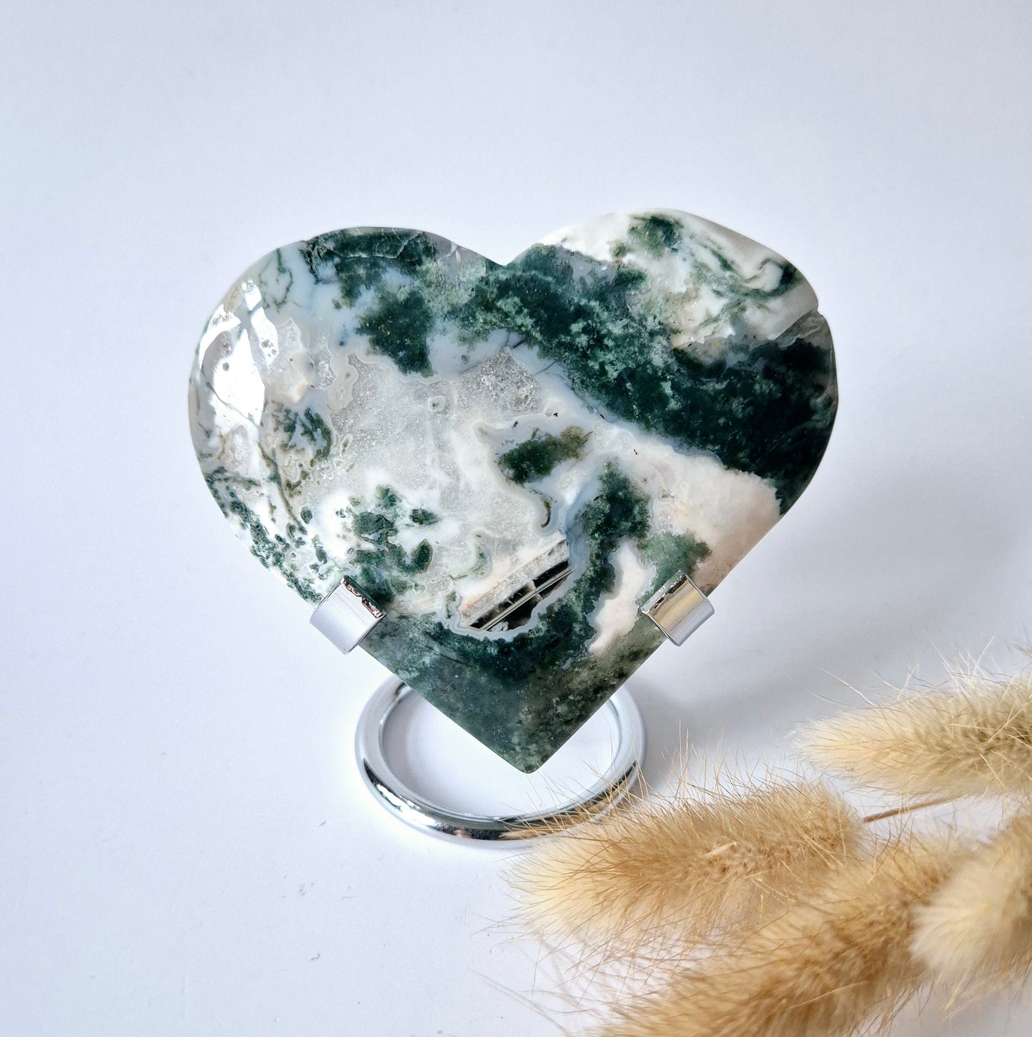 Edelstein Großes Druzy-Moosachat-Herz auf Metallständer – Nr. 57, 227 Gramm