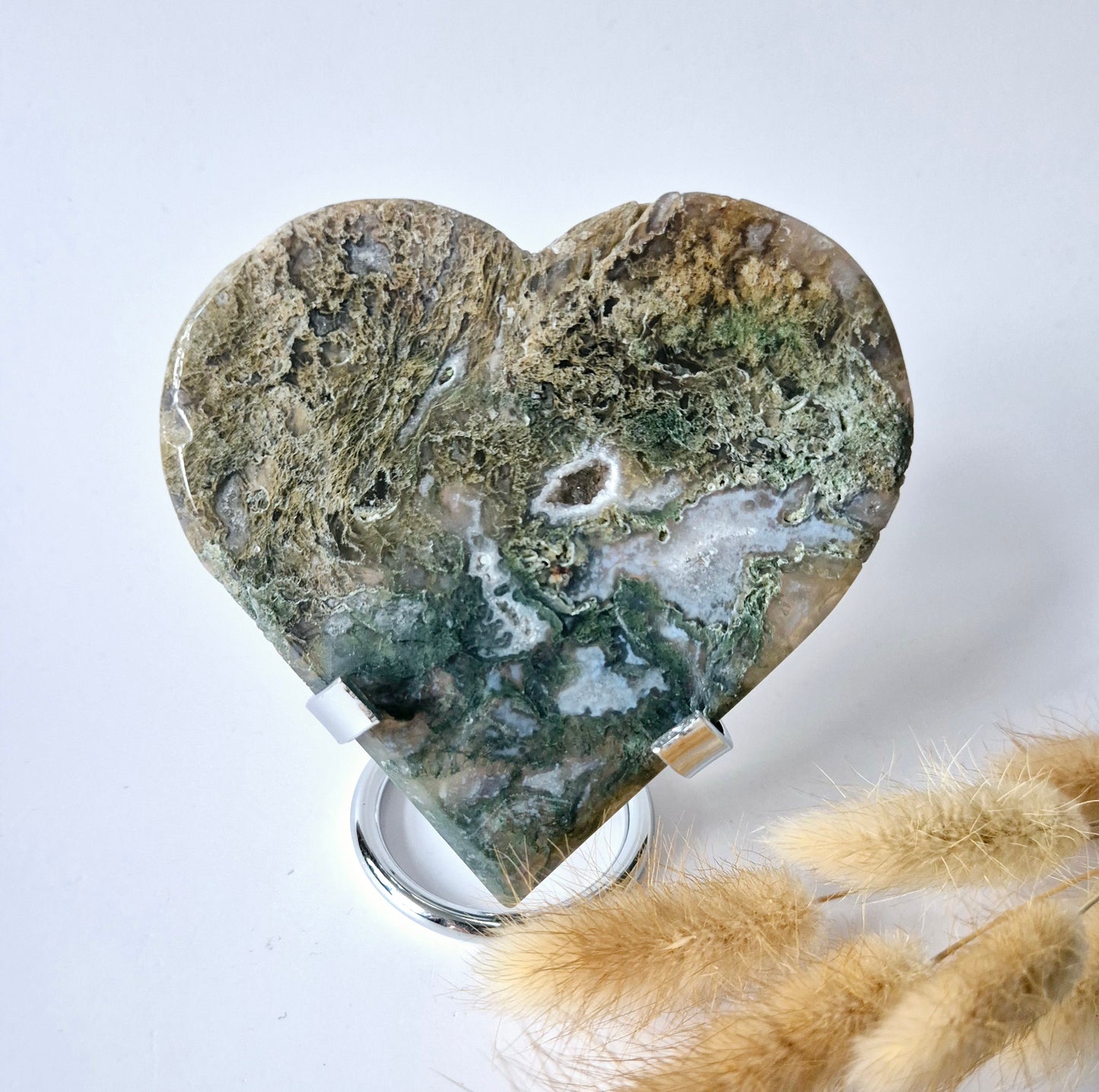 Edelstein Großes Druzy-Moosachat-Herz auf Metallständer – Nr. 56, 173 Gramm