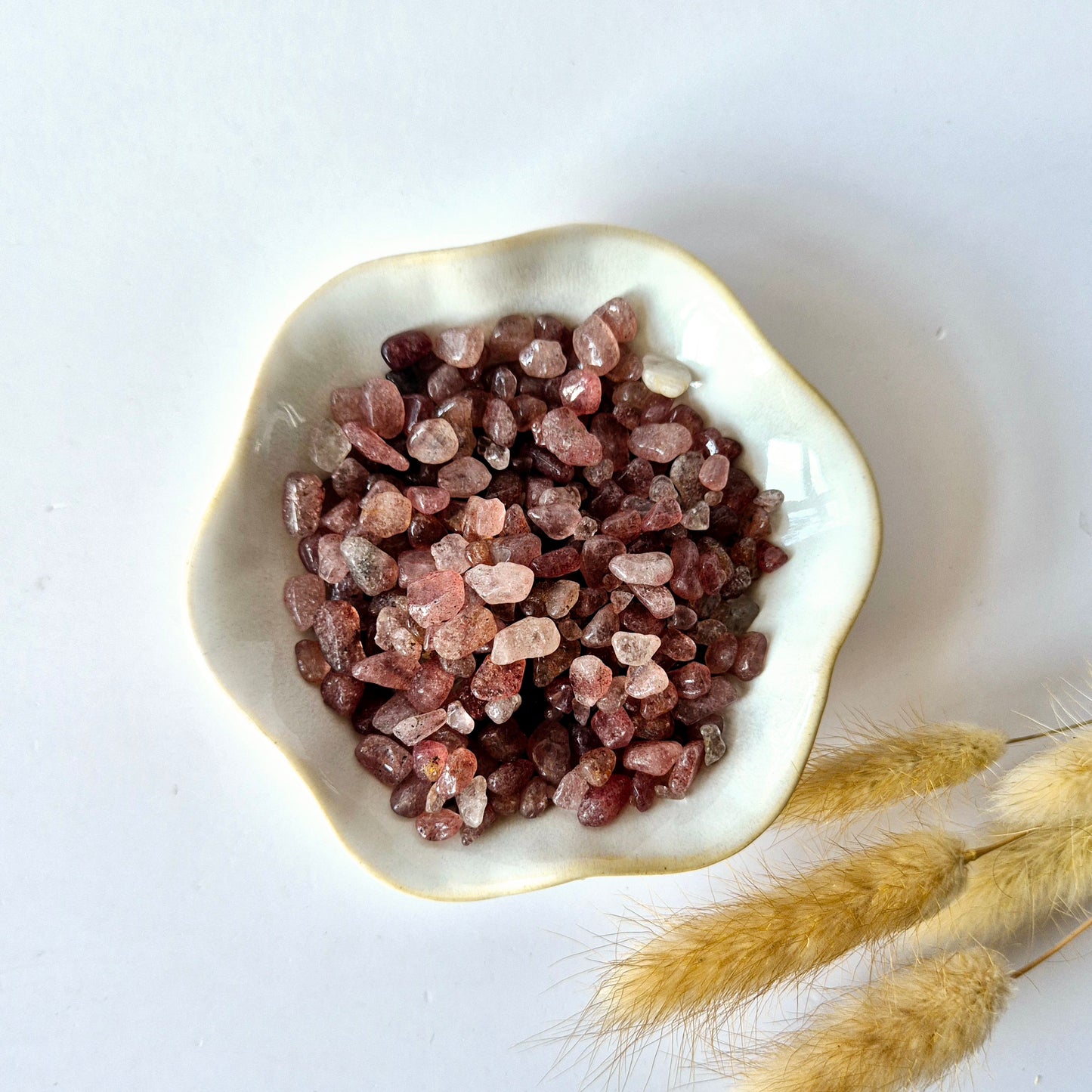 Rohe Mini-Edelsteinsplitter 100 Gramm - Erdbeerquarz