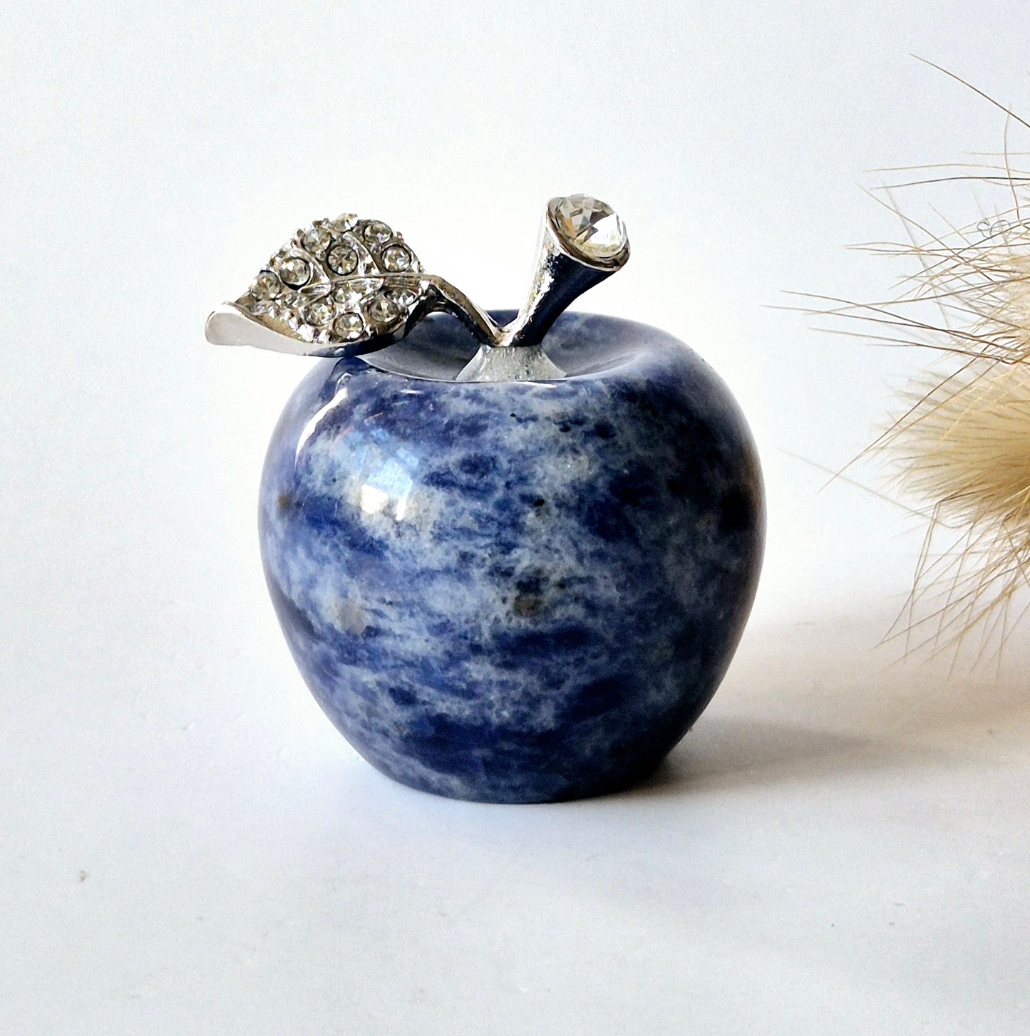 Mini Edelstein Apfel mit Strasssteinen (3x3 cm) - Sodalith