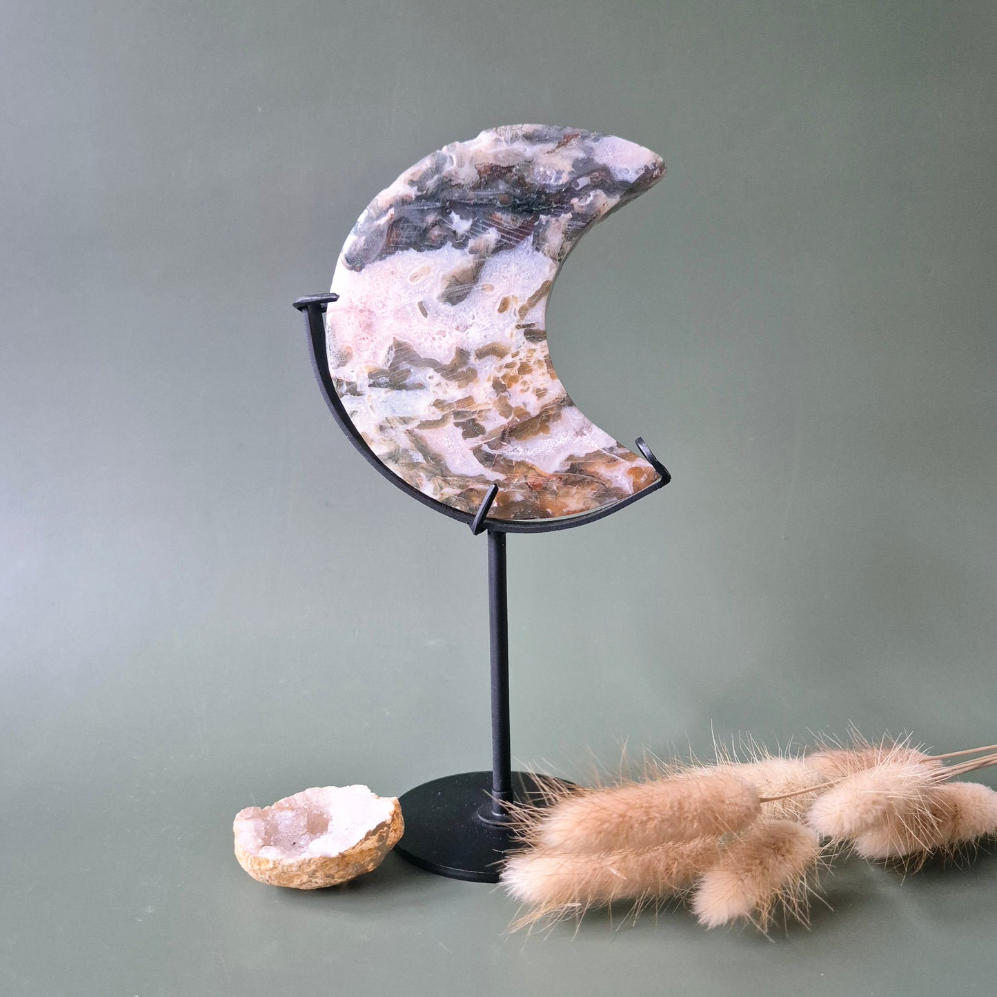 Rode Druzy Mosagaat Maan (10-12 cm) op standaard – #12