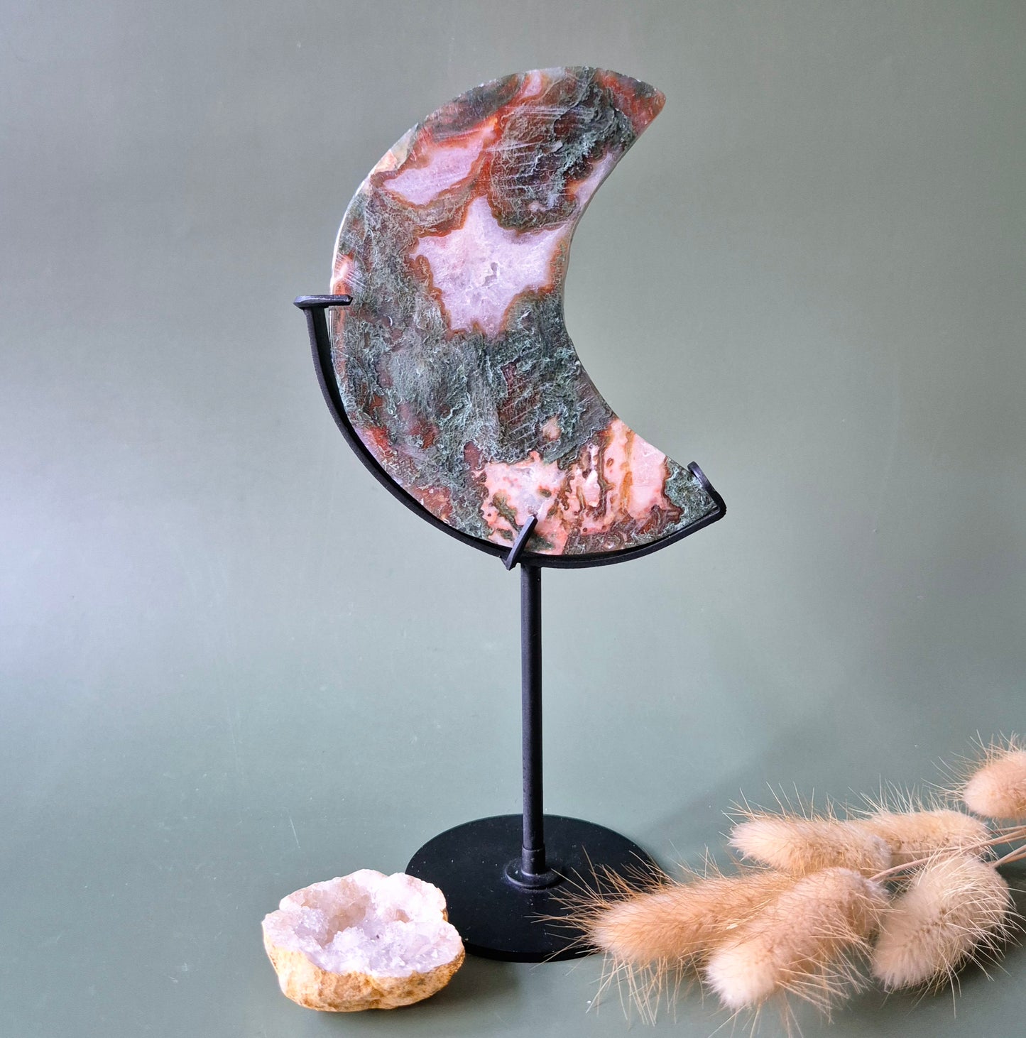 Roter Druzy-Moosachat-Mond (10-12 cm) auf Ständer – Nr. 19