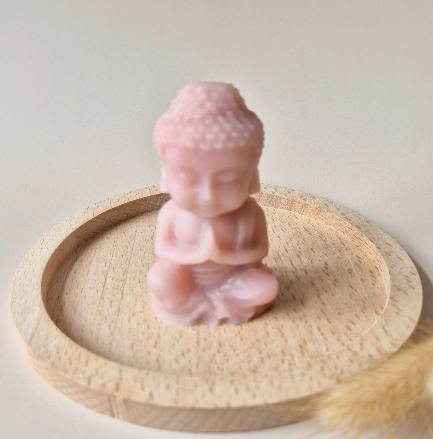 Edelstein-Buddha aus rosa Opal, 7 cm