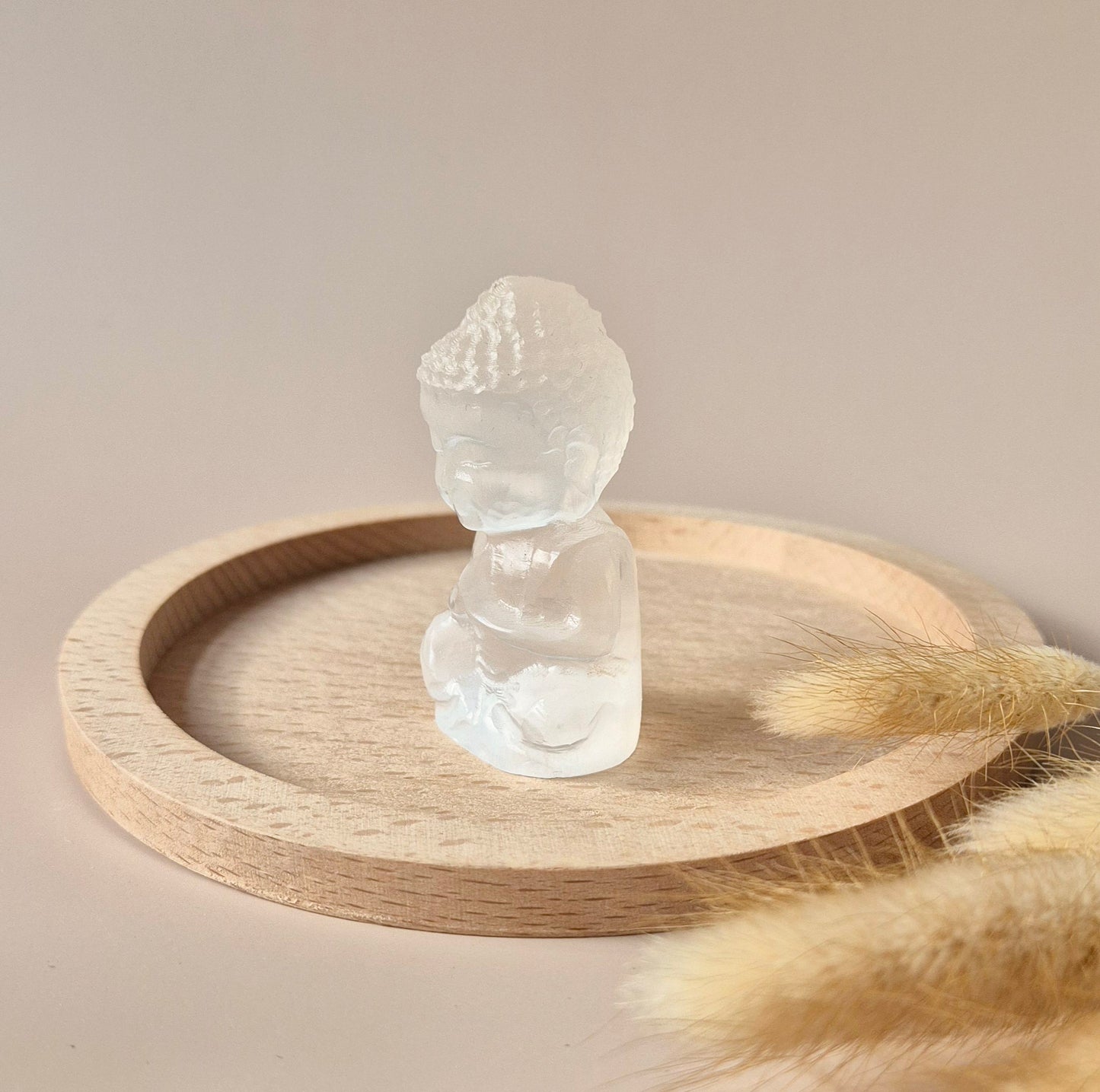 Edelsteen Seleniet Boeddha 6cm – Zuivering & Spirituele Bescherming