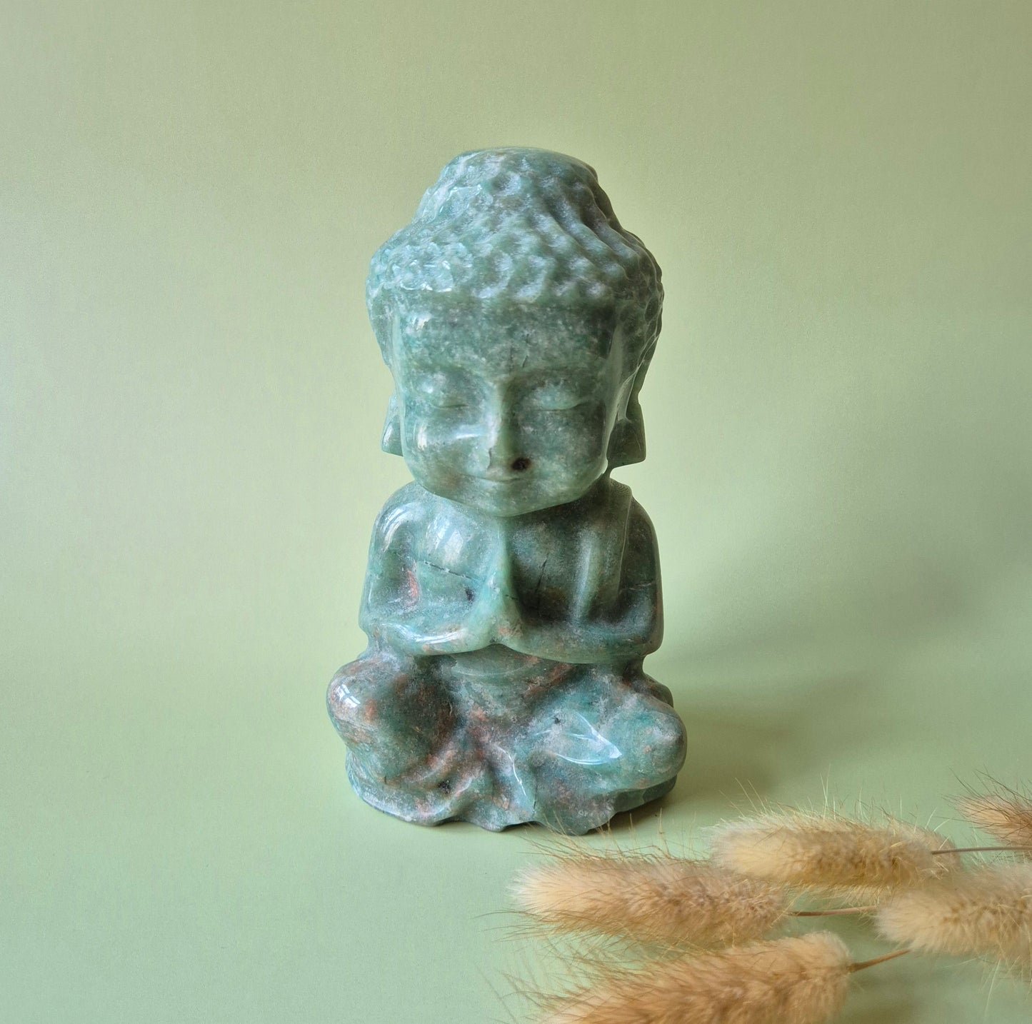 XL Edelsteen 15cm Amazoniet Boeddha (1053 g) – Harmonie, Kalmte & Zelfexpressie