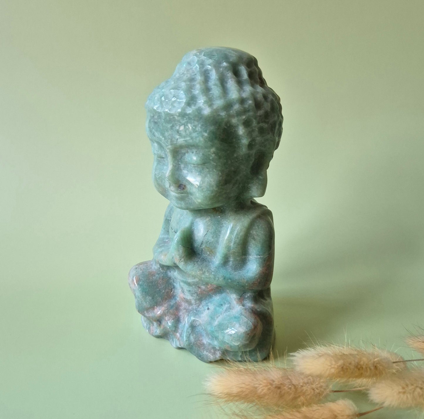 XL Edelsteen 15cm Amazoniet Boeddha (1053 g) – Harmonie, Kalmte & Zelfexpressie
