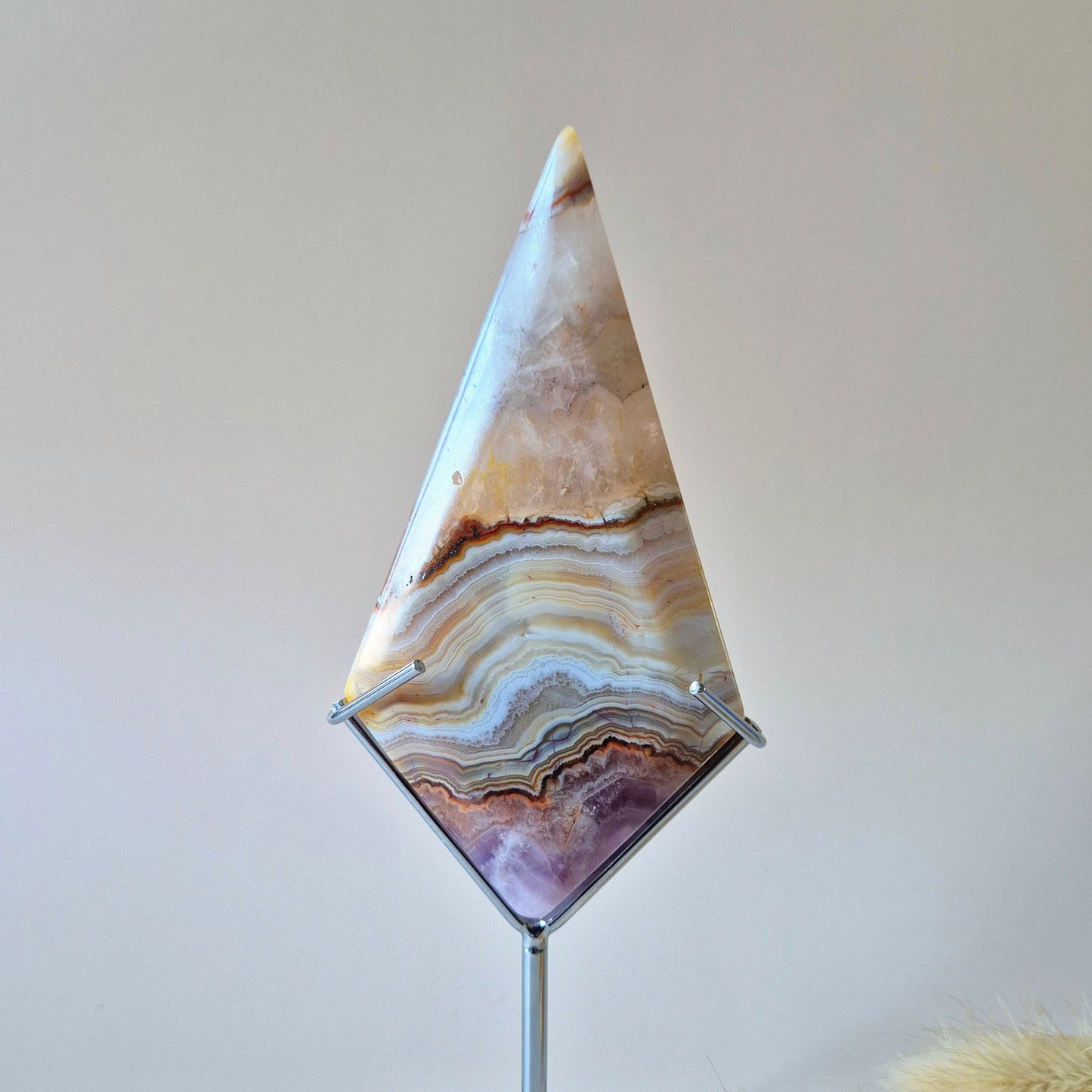 Gemstone Amethyst Agate Diamond on Stand – #3 127gram 11.5x6.3cm - Protection, Balance & Spiritual Healing
