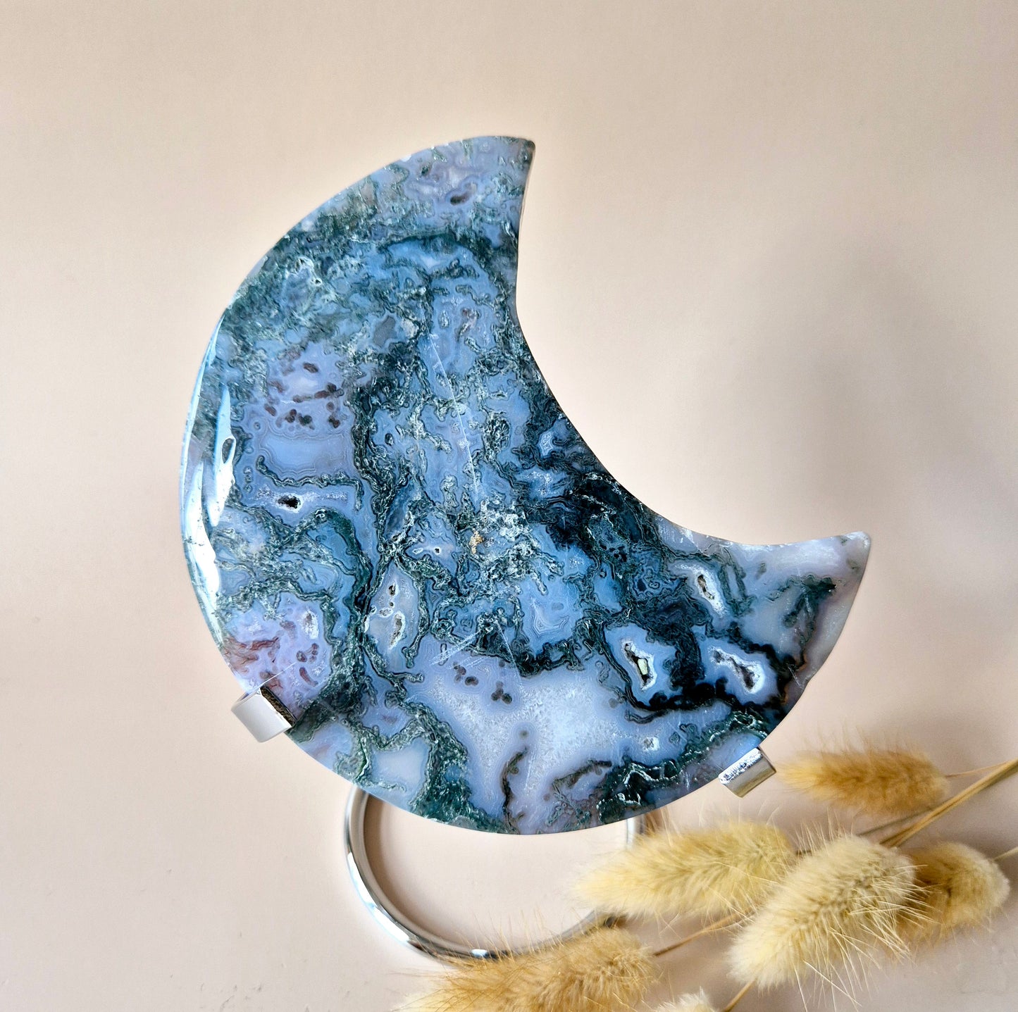 XL Edelsteen Mosagaat Maan op Standaard (Druzy & Patronen) #138 - 342g 13cm