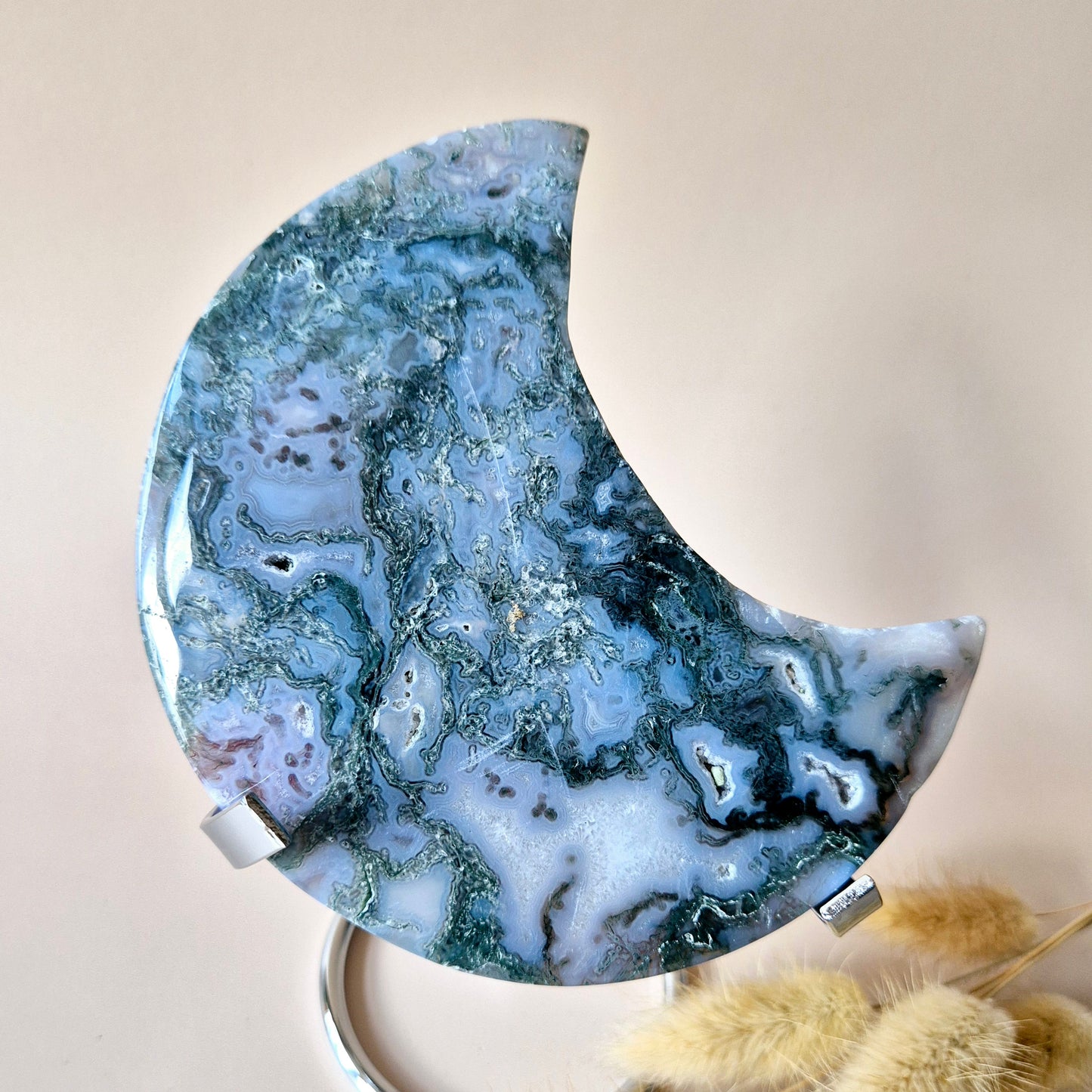 XL Edelsteen Mosagaat Maan op Standaard (Druzy & Patronen) #138 - 342g 13cm