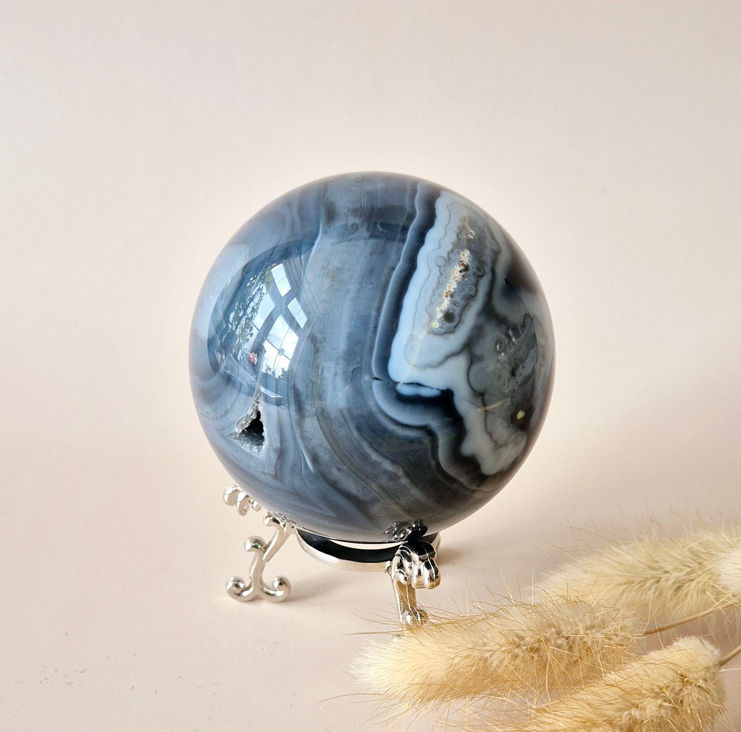 Edelsteen Black Agate Kristallen Bol met Druzy (±70 mm) – Willekeurig Gekozen | Bescherming, Aarding & Innerlijke Kracht