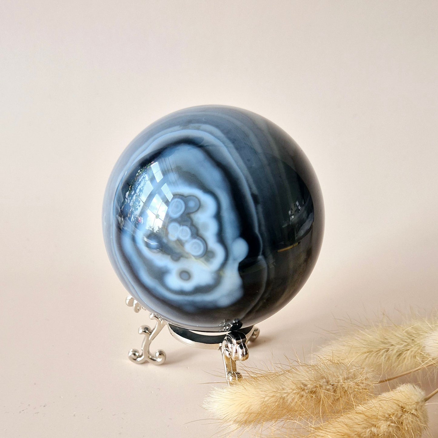 Edelsteen Black Agate Kristallen Bol met Druzy (±70 mm) – Willekeurig Gekozen | Bescherming, Aarding & Innerlijke Kracht